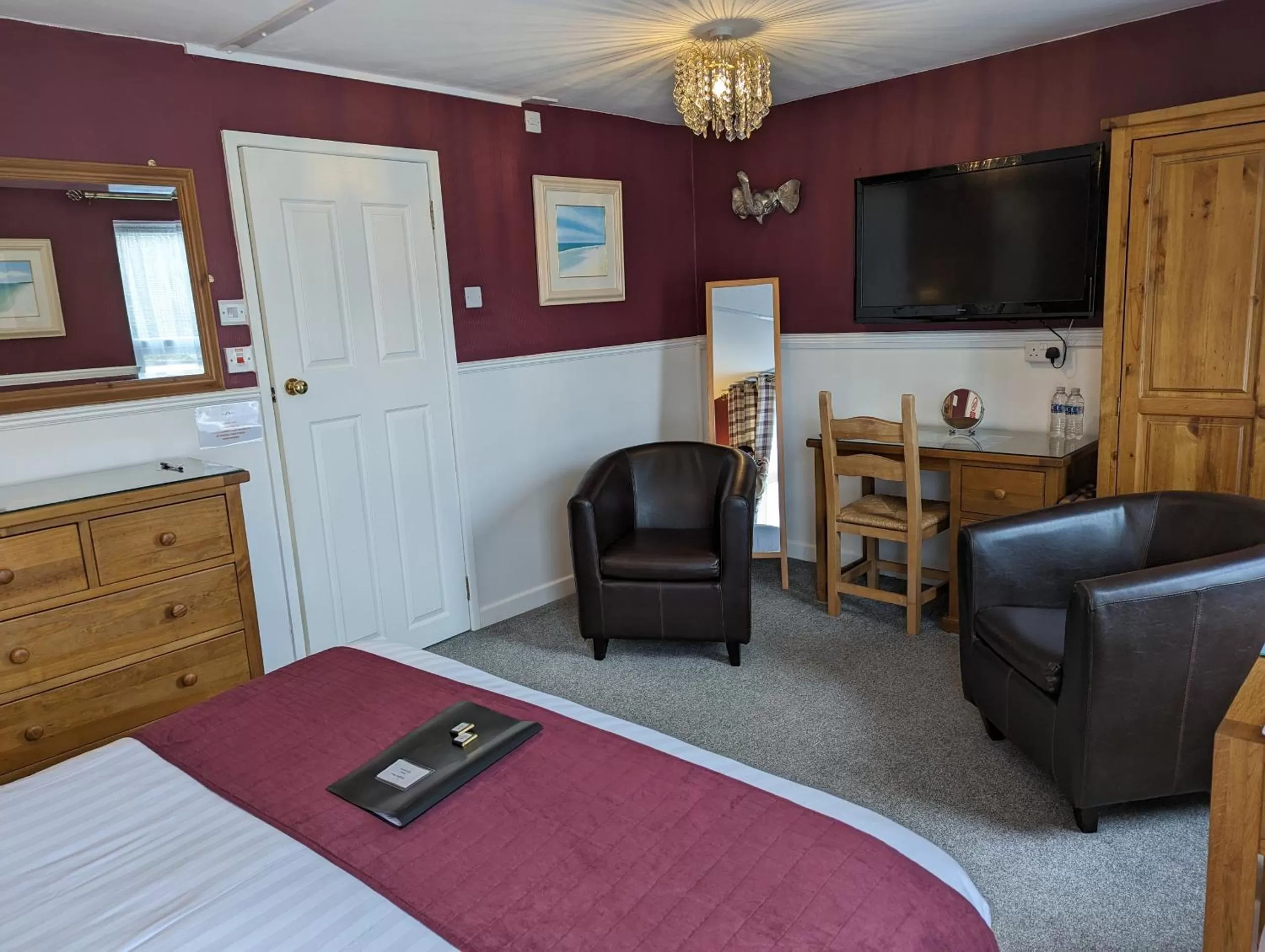 Bedroom, Bed in Abingdon House