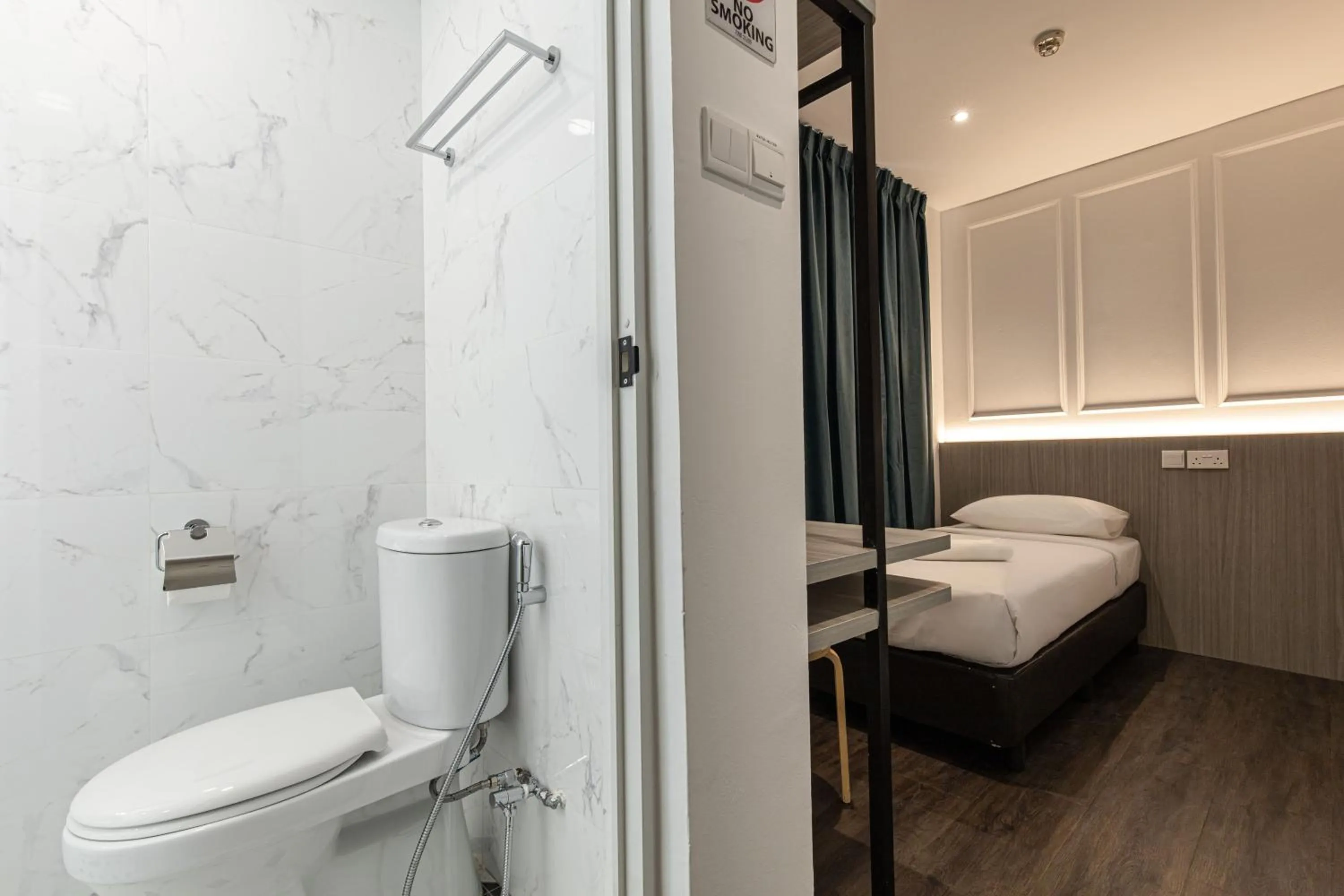 Bathroom in Philip Hotel