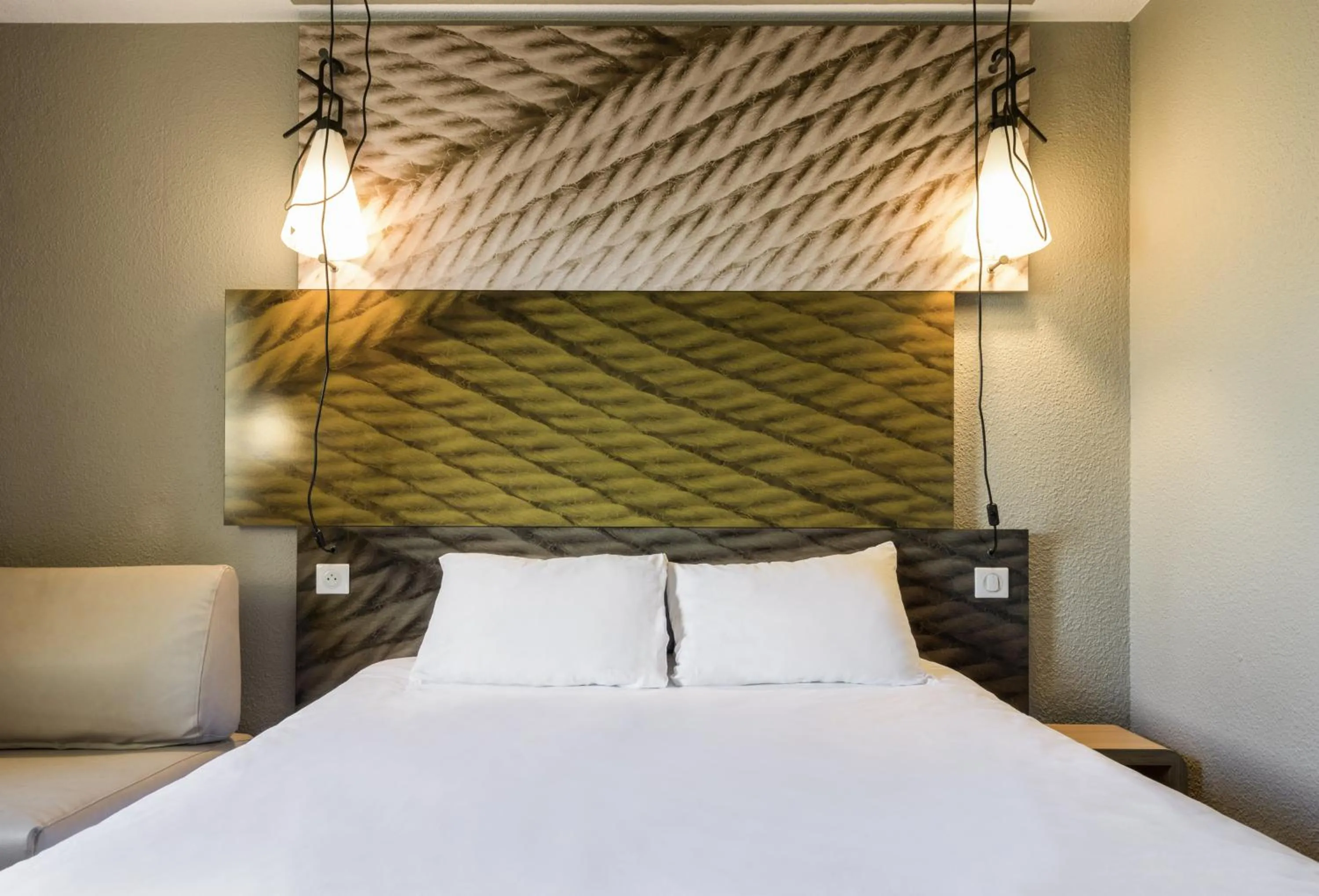 Bedroom, Bed in ibis Paris Vanves Parc des Expositions