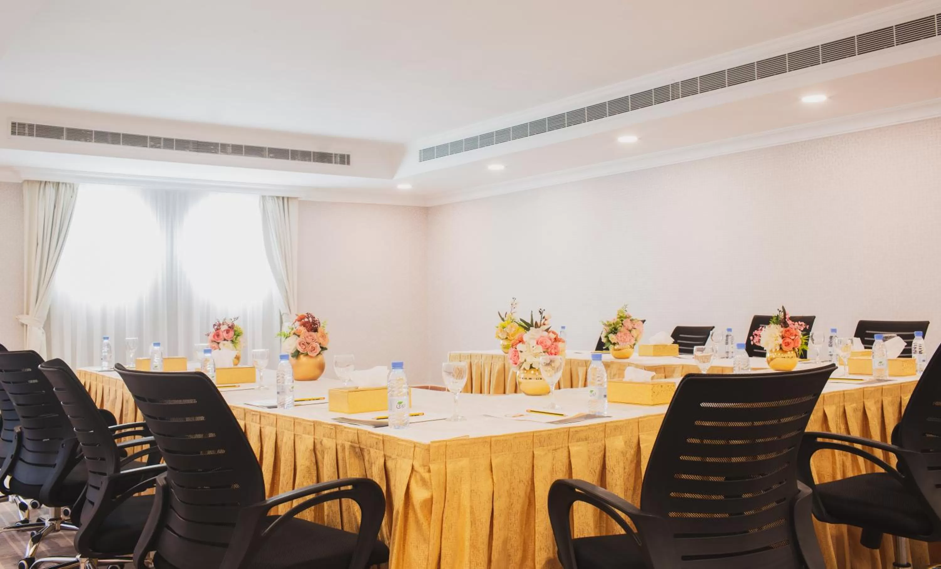 Business facilities in Golden Ship Hotel