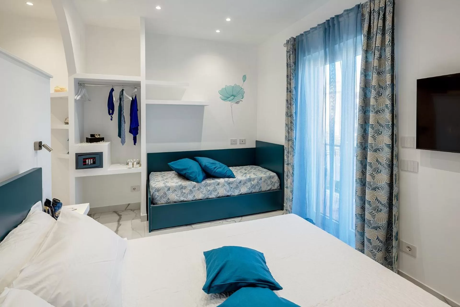 Bed in Maison Marienne - Deluxe B&B