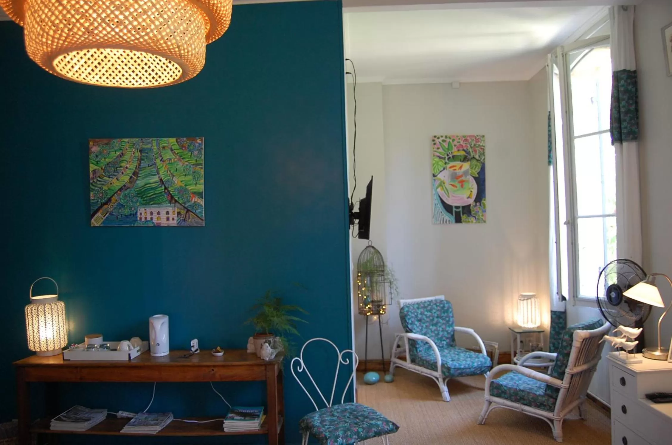 Seating area in Madeleine Bergerac