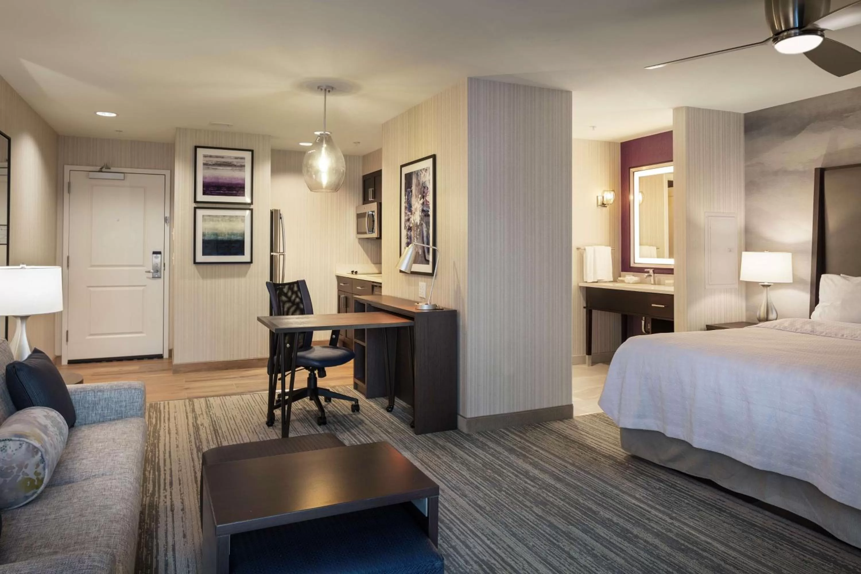 Bedroom, Bed in Homewood Suites by Hilton Needham Boston