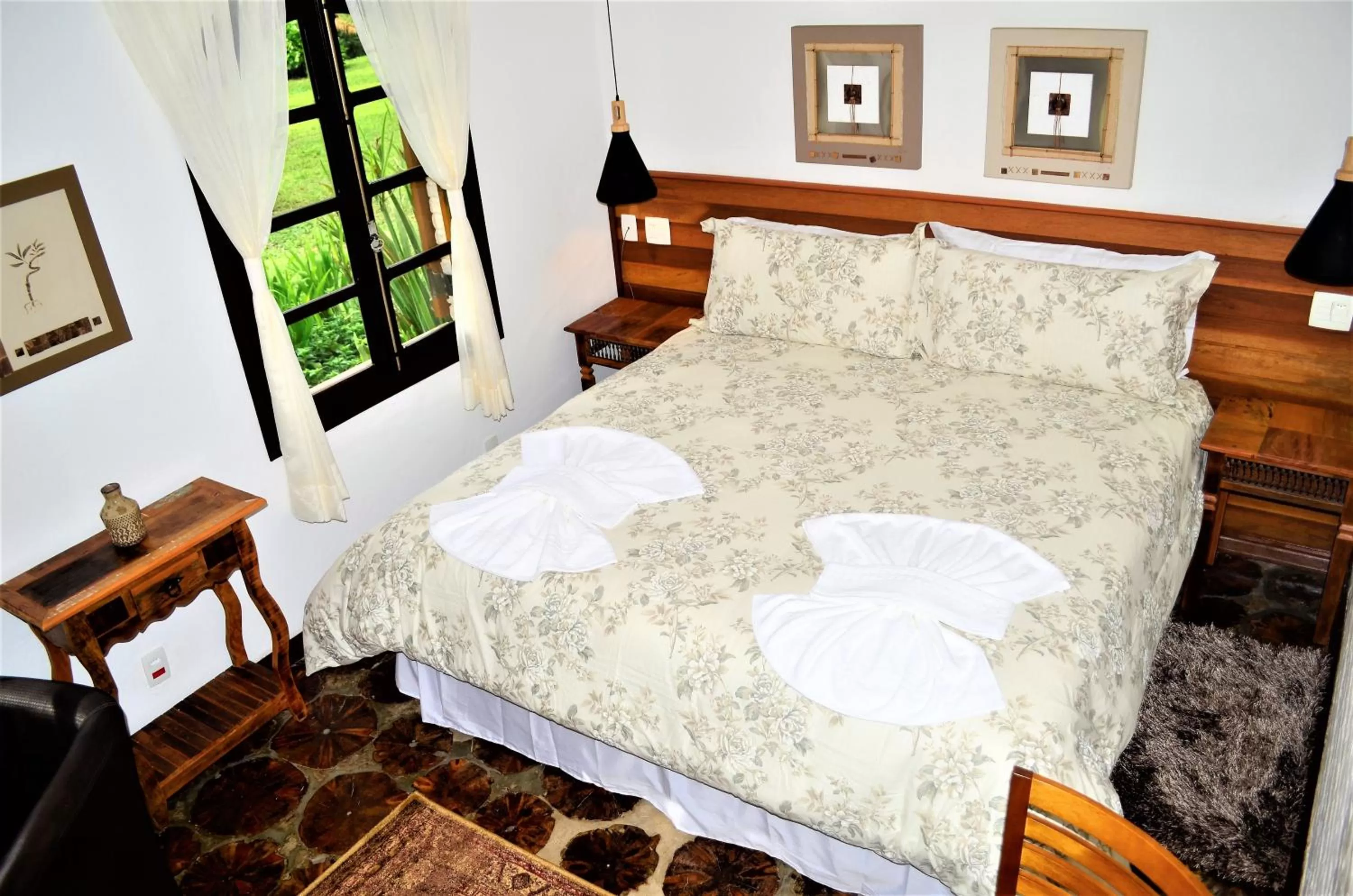 Photo of the whole room, Bed in Pousada Toca Da Coruja