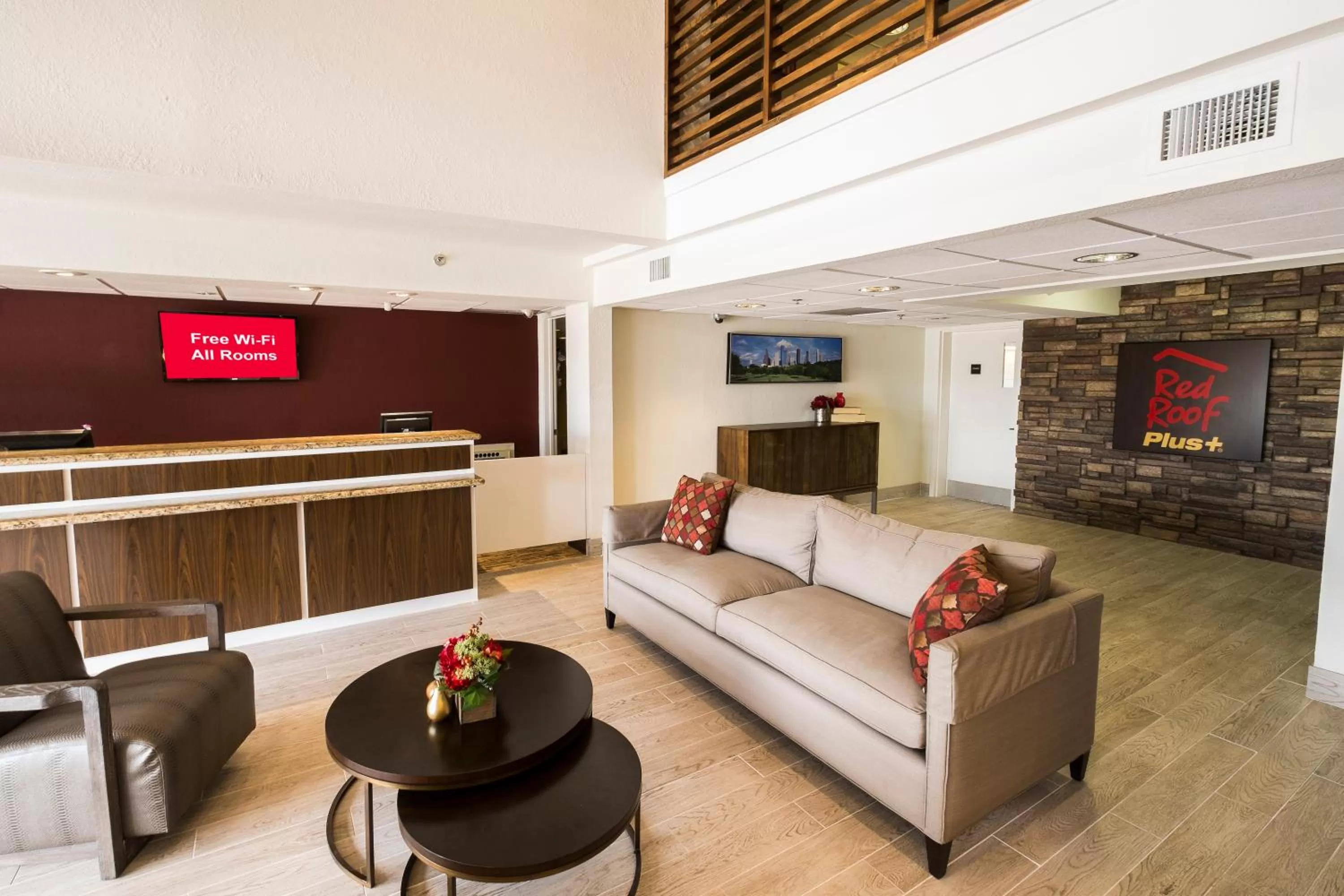 Lobby or reception in Red Roof Inn PLUS+ Houston - Energy Corridor