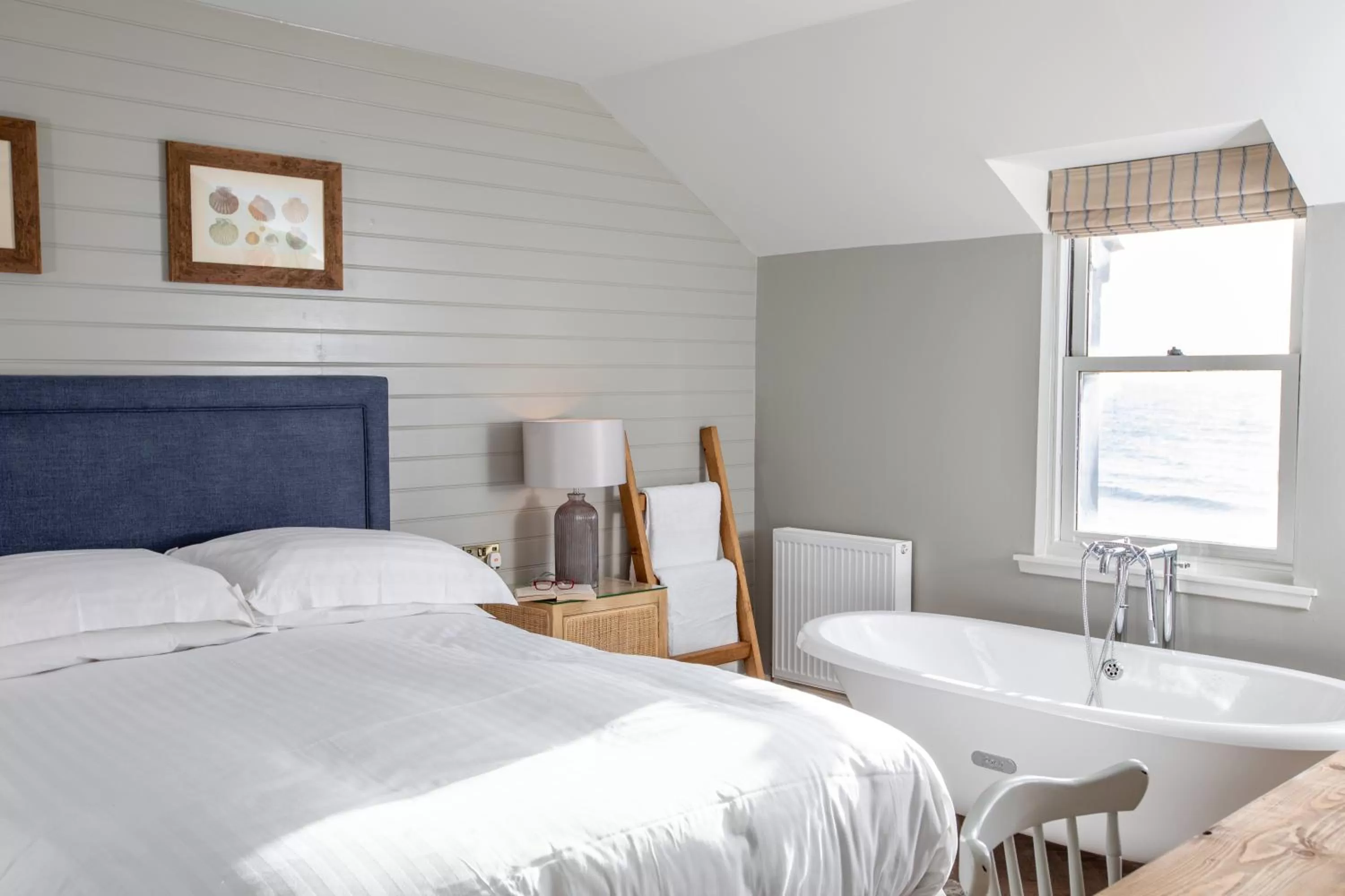 Bedroom, Bed in The Crusoe