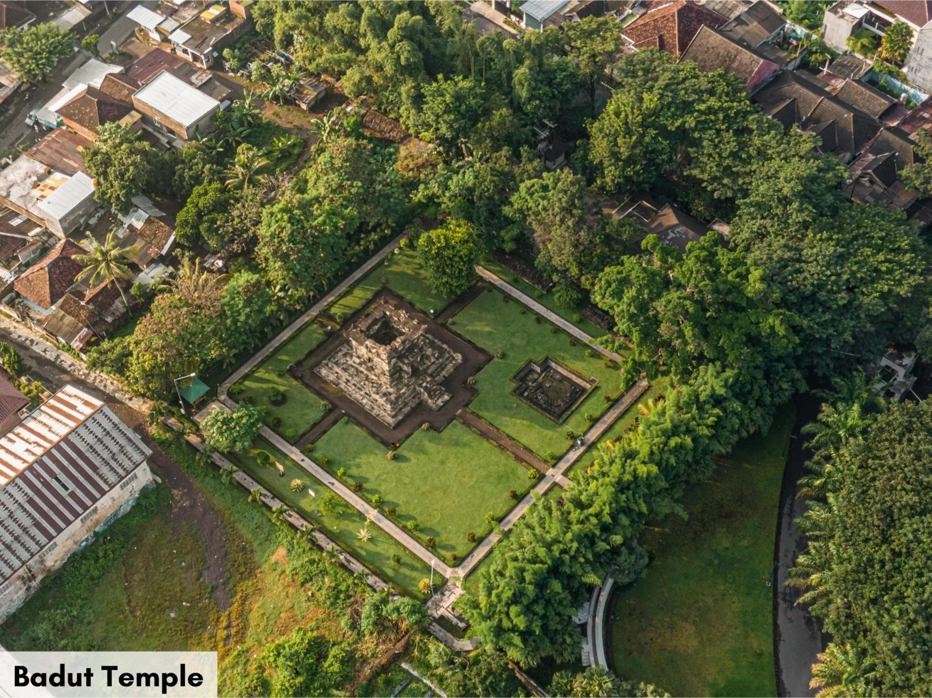 Nearby landmark in Swiss-Belinn Malang