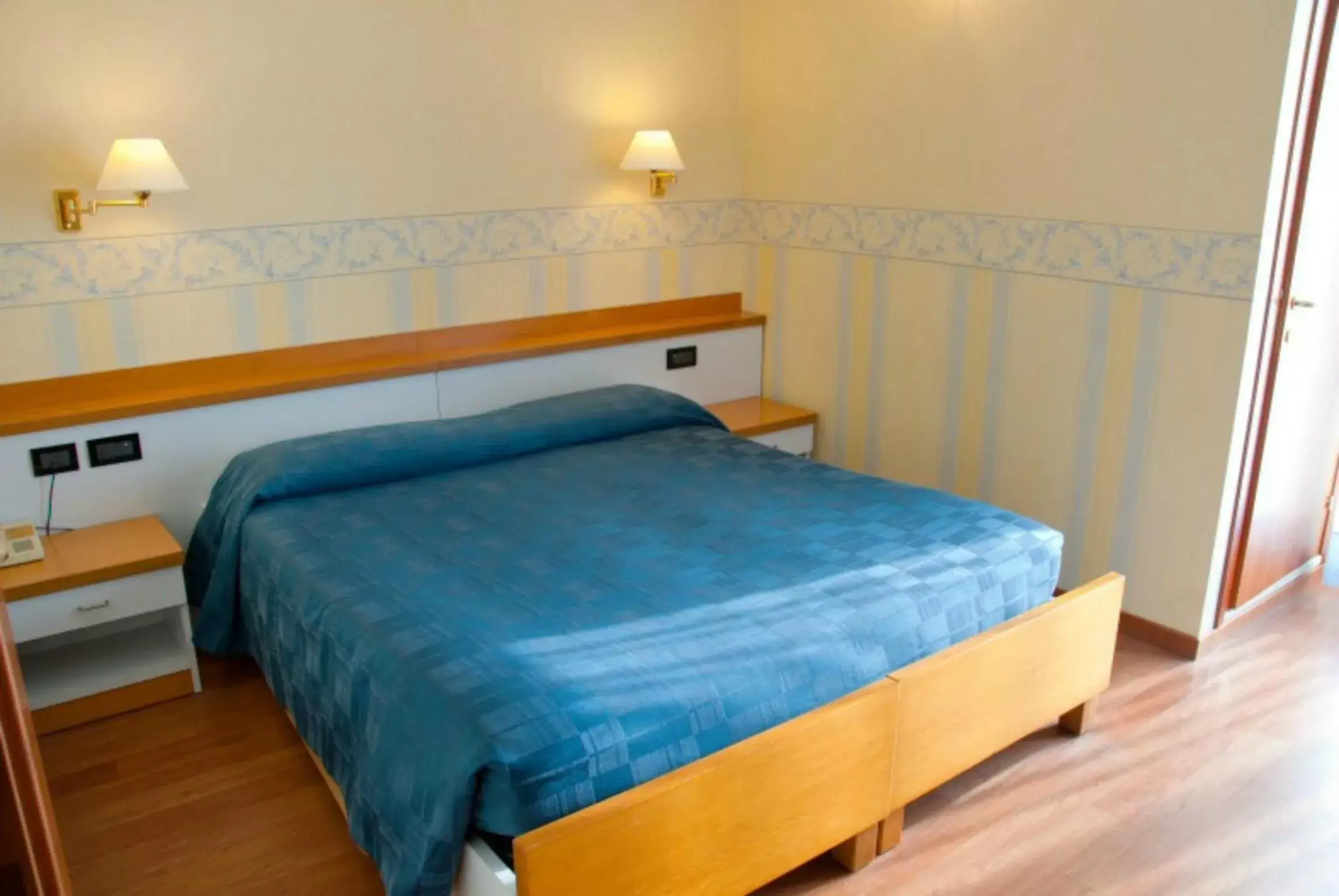 Double or Twin Room in Hotel Touring Double or Twin Room in Hotel Touring