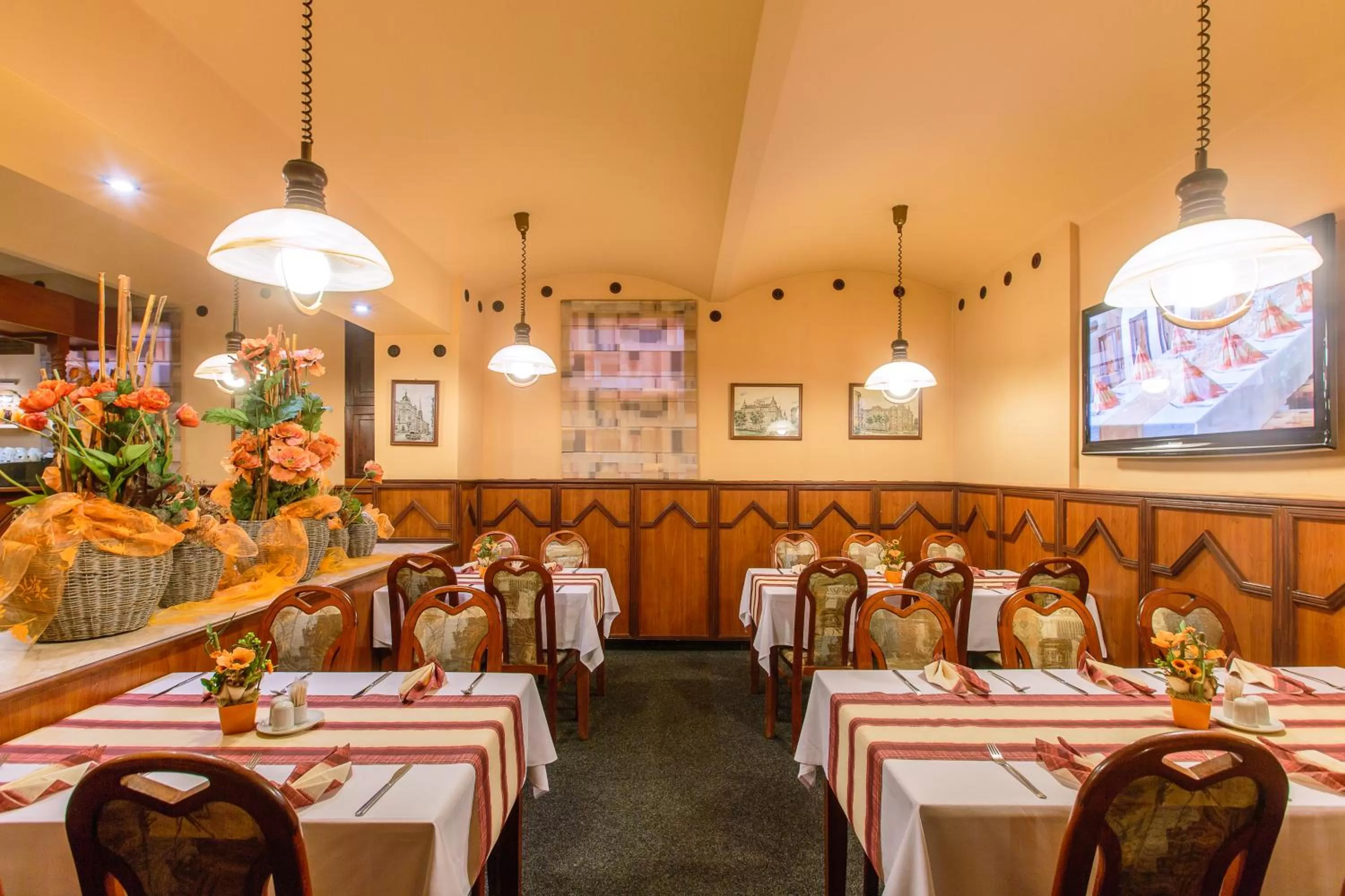 Restaurant/places to eat in Hotel Victoria