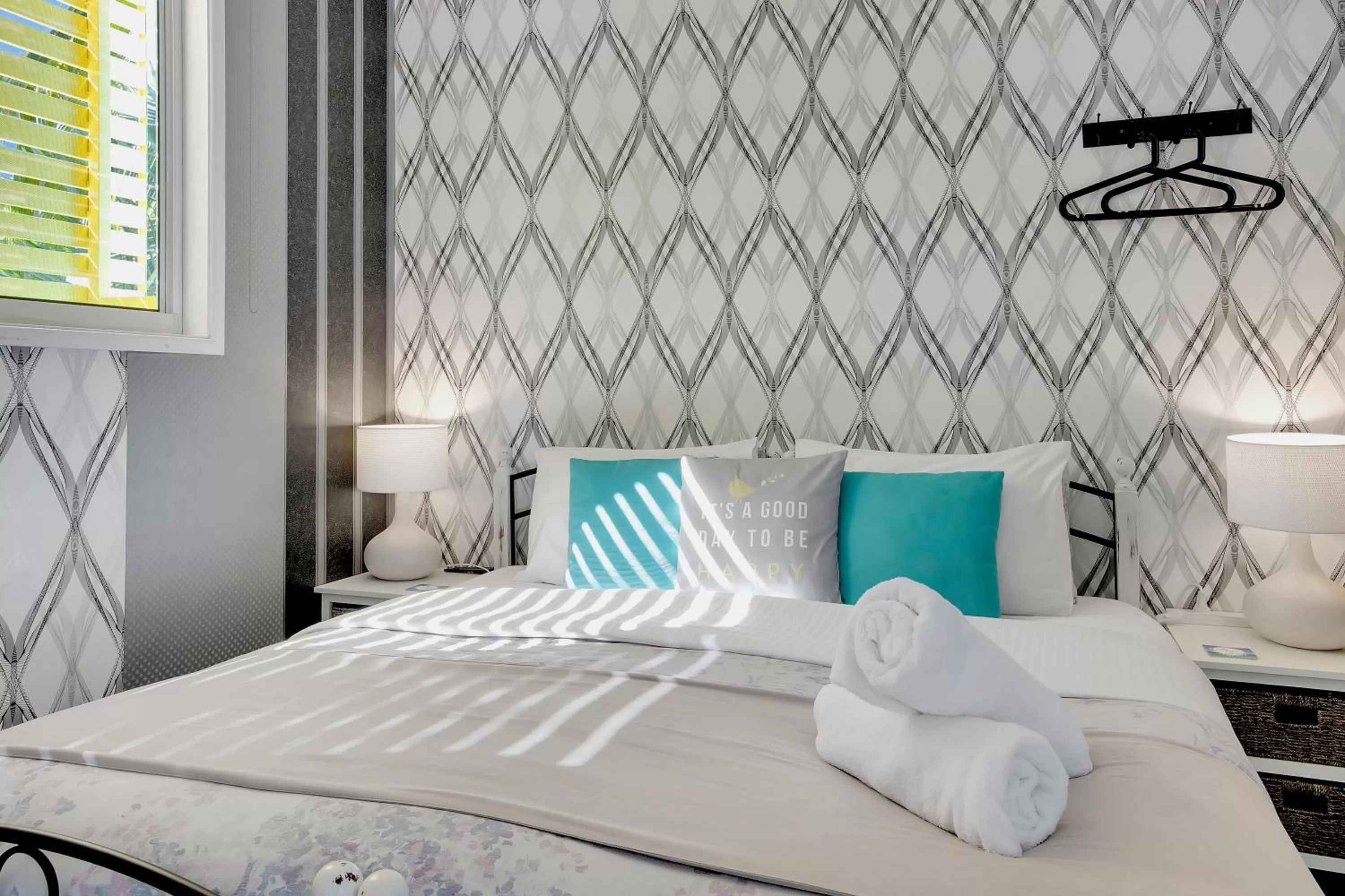 Bed in Coral Inn Boutique Motel