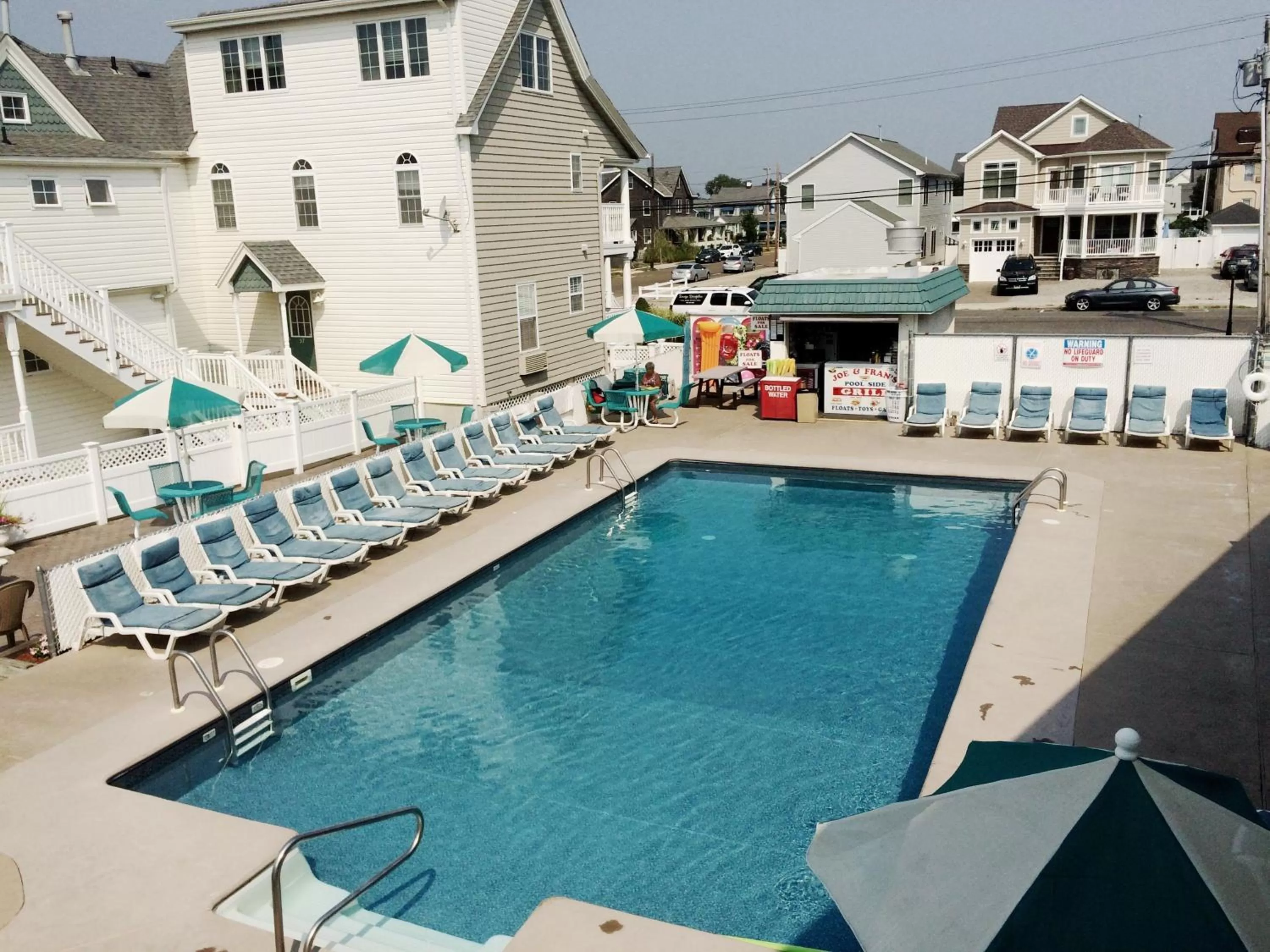 Swimming pool in Sand Pebble Motor Lodge