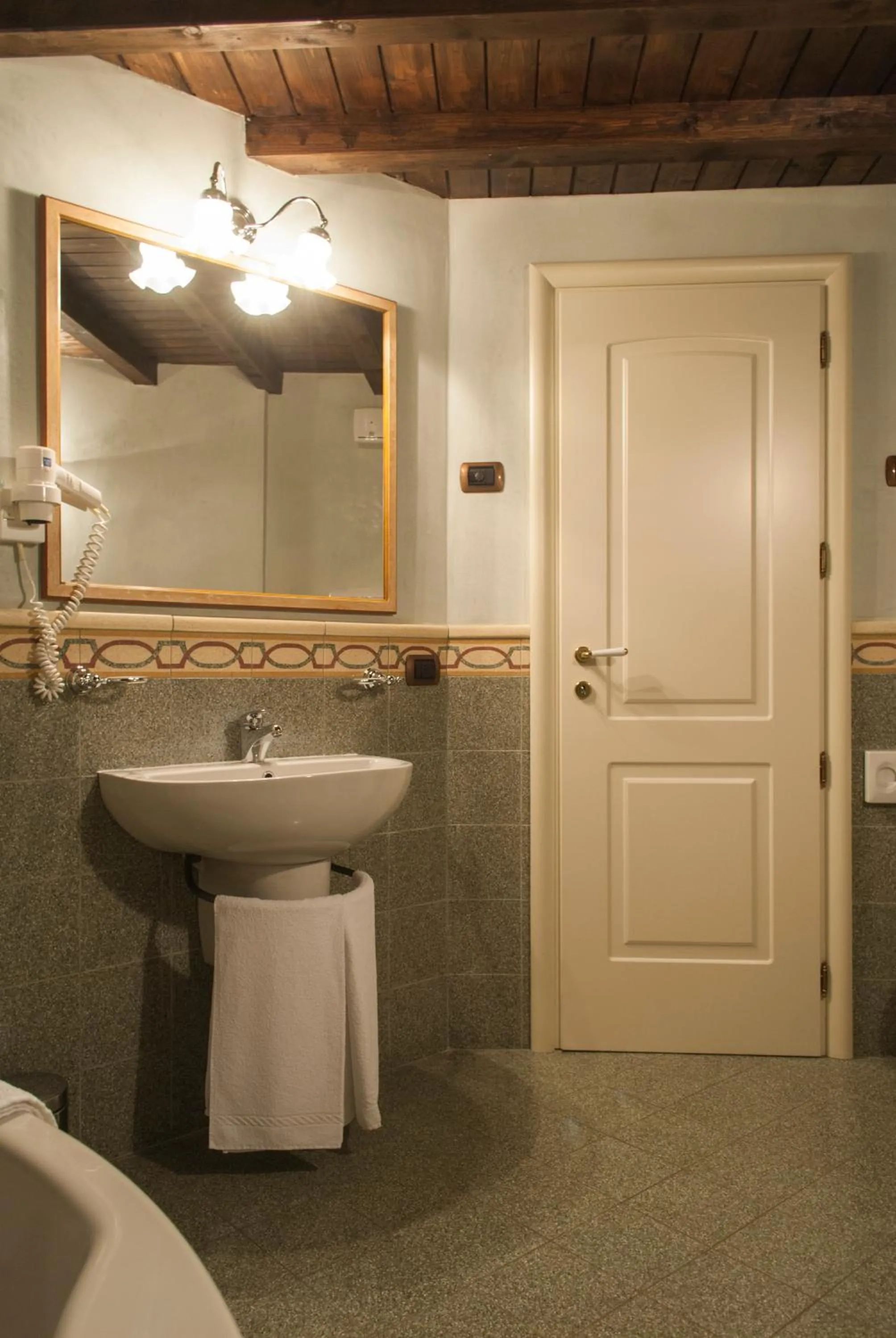Bathroom in Al Borducan Boutique Hotel