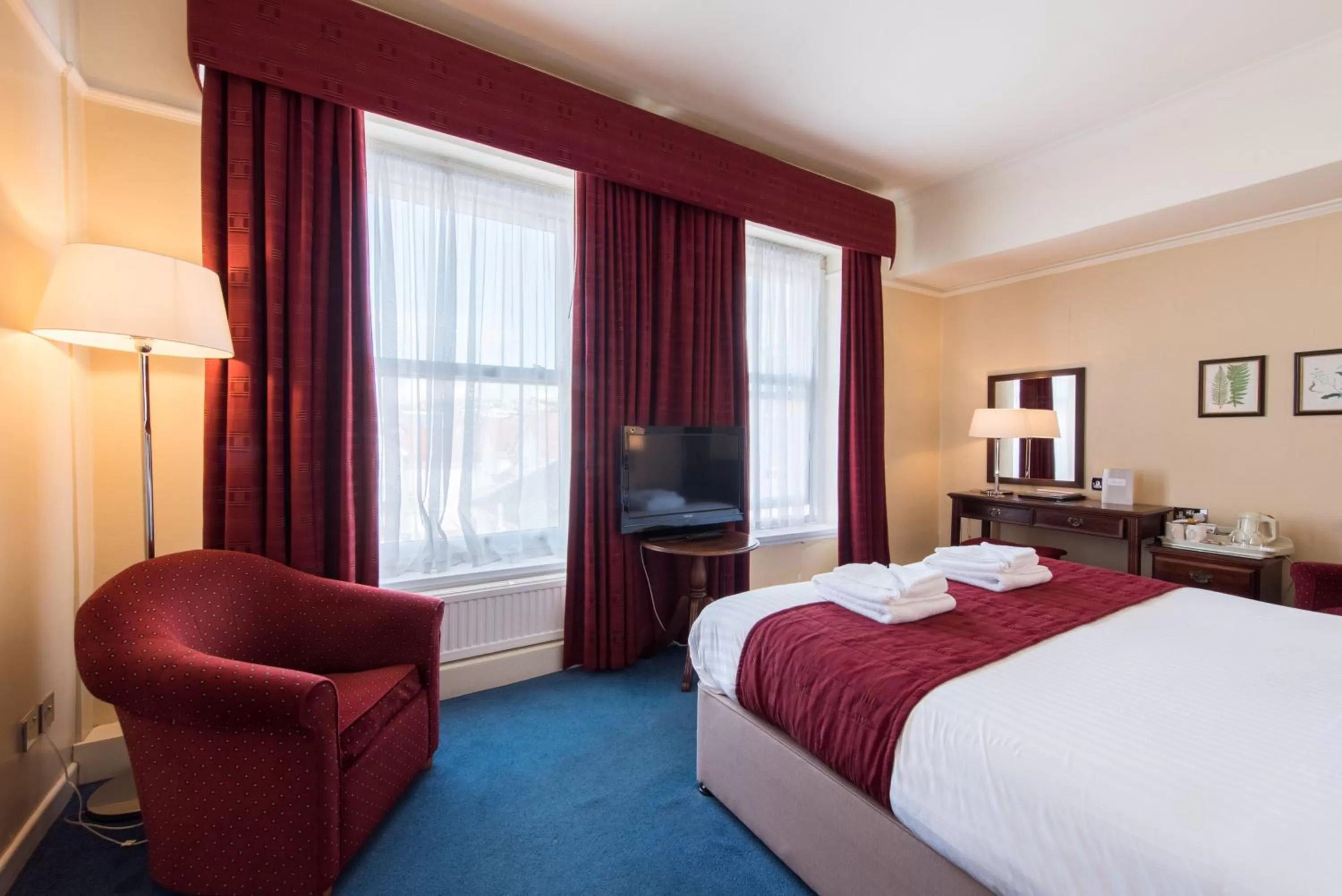 Classic Twin Room in The Palace Hotel