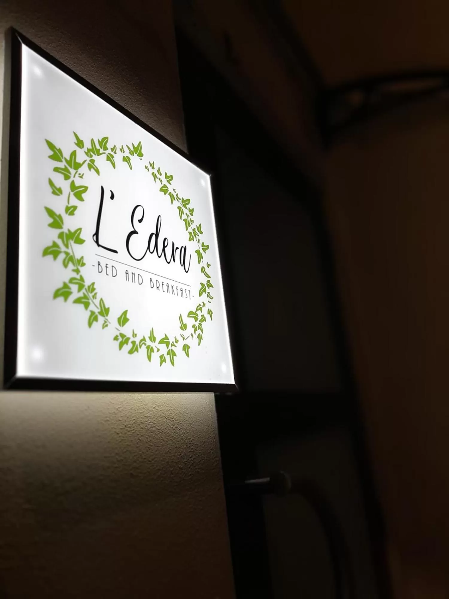 Property logo or sign in Ederina