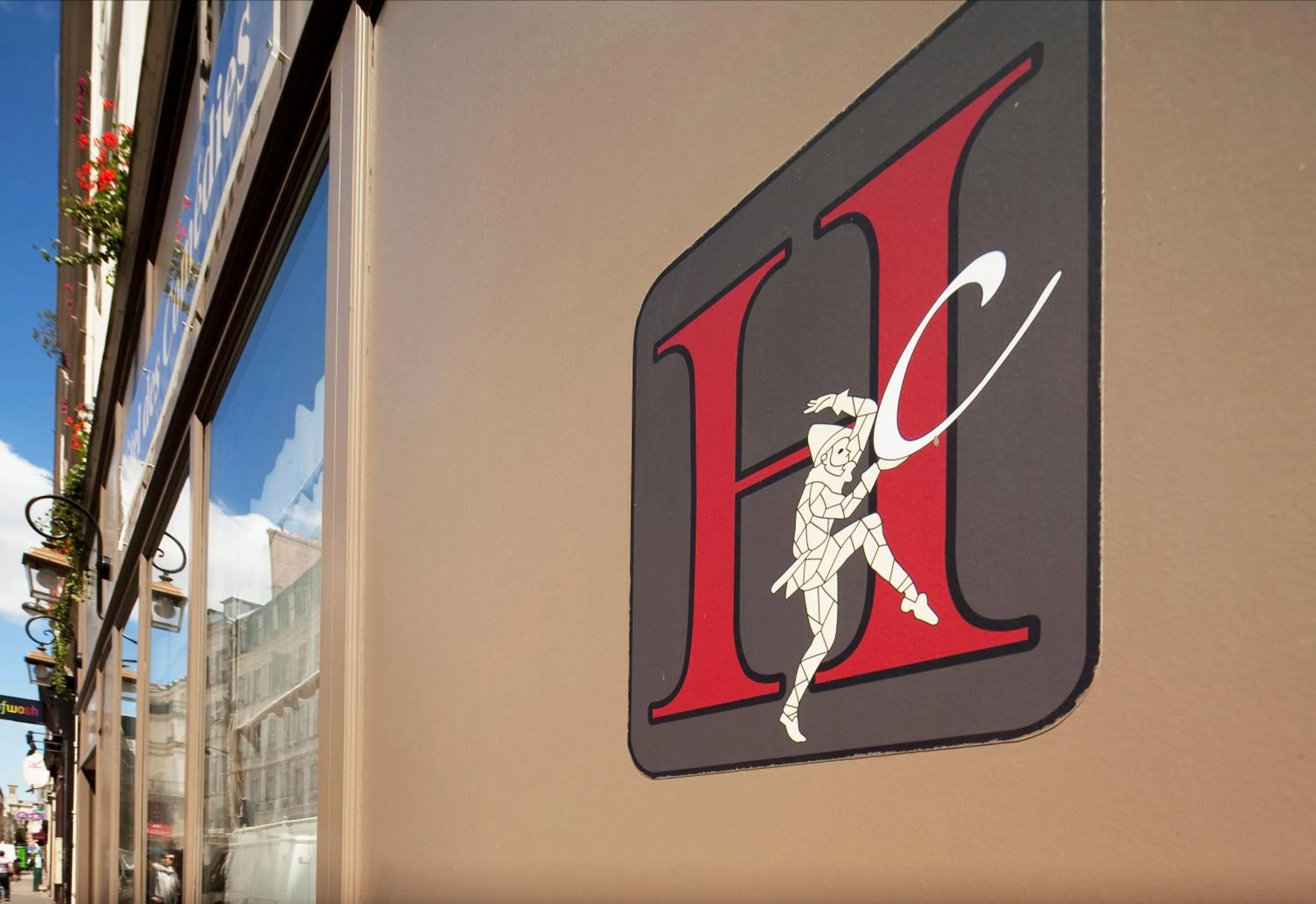 Facade/entrance in Hôtel des Comédies