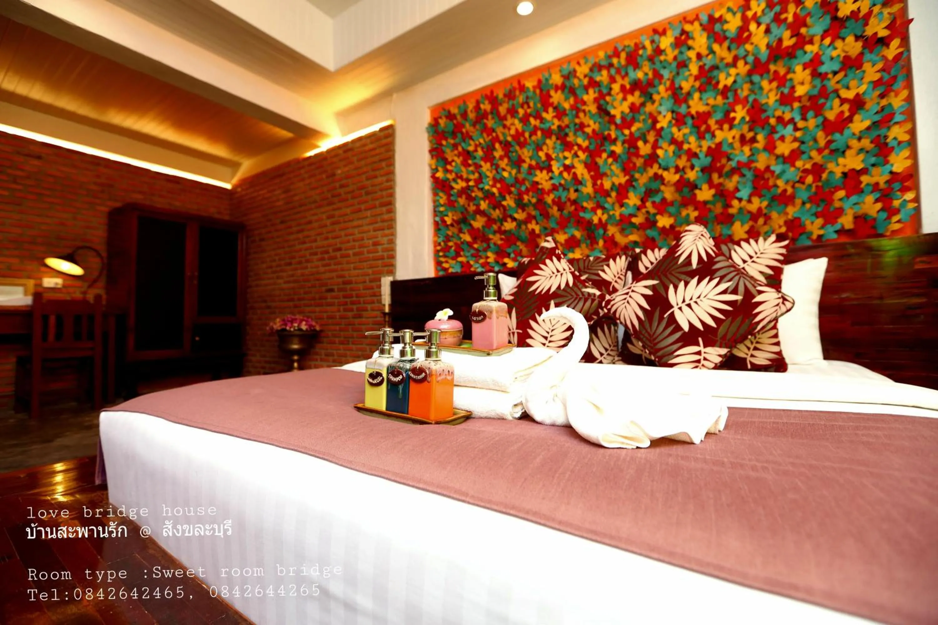 Bed in Love Bridge House บ้านสะพานรัก