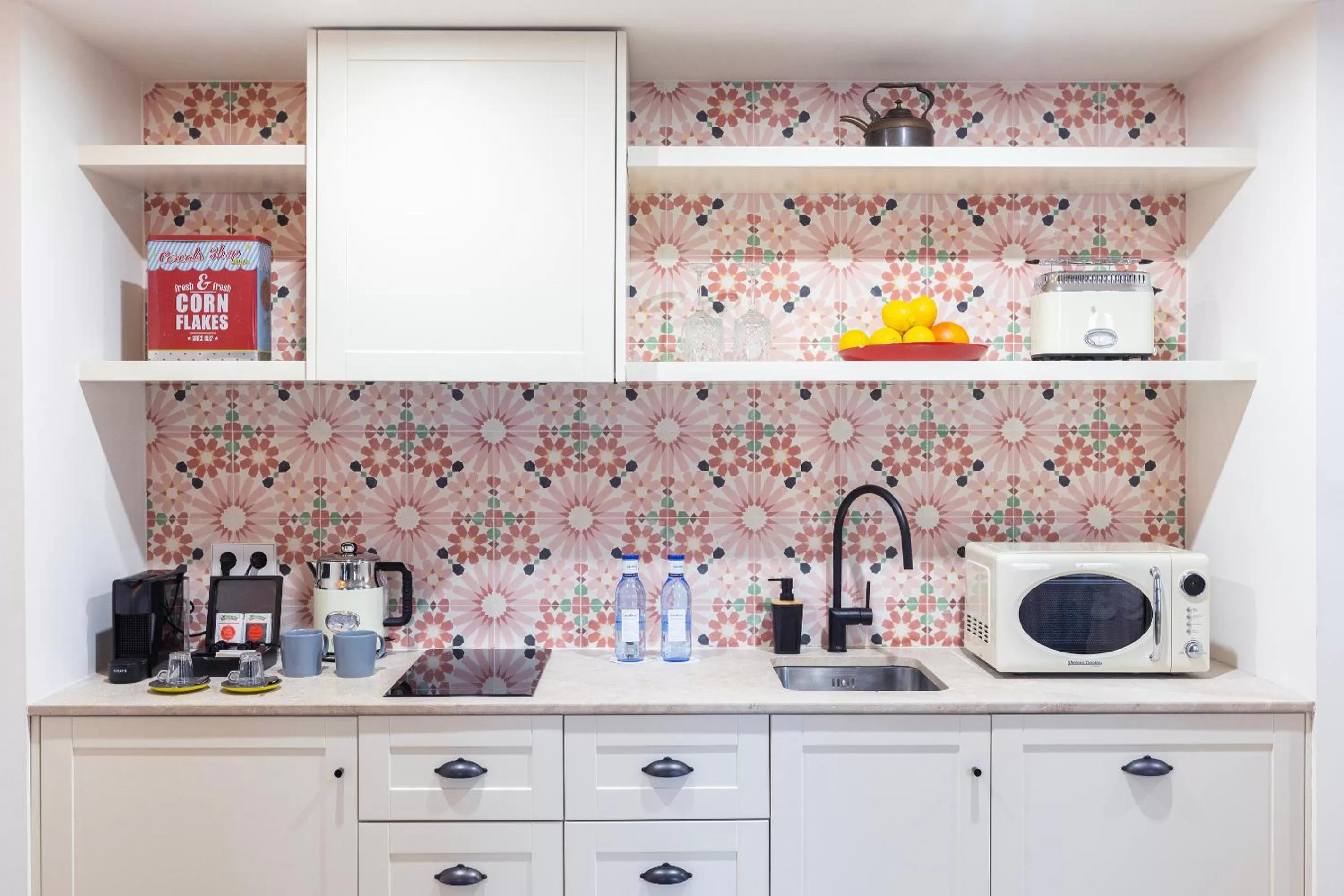 kitchen in Samaritana Suites