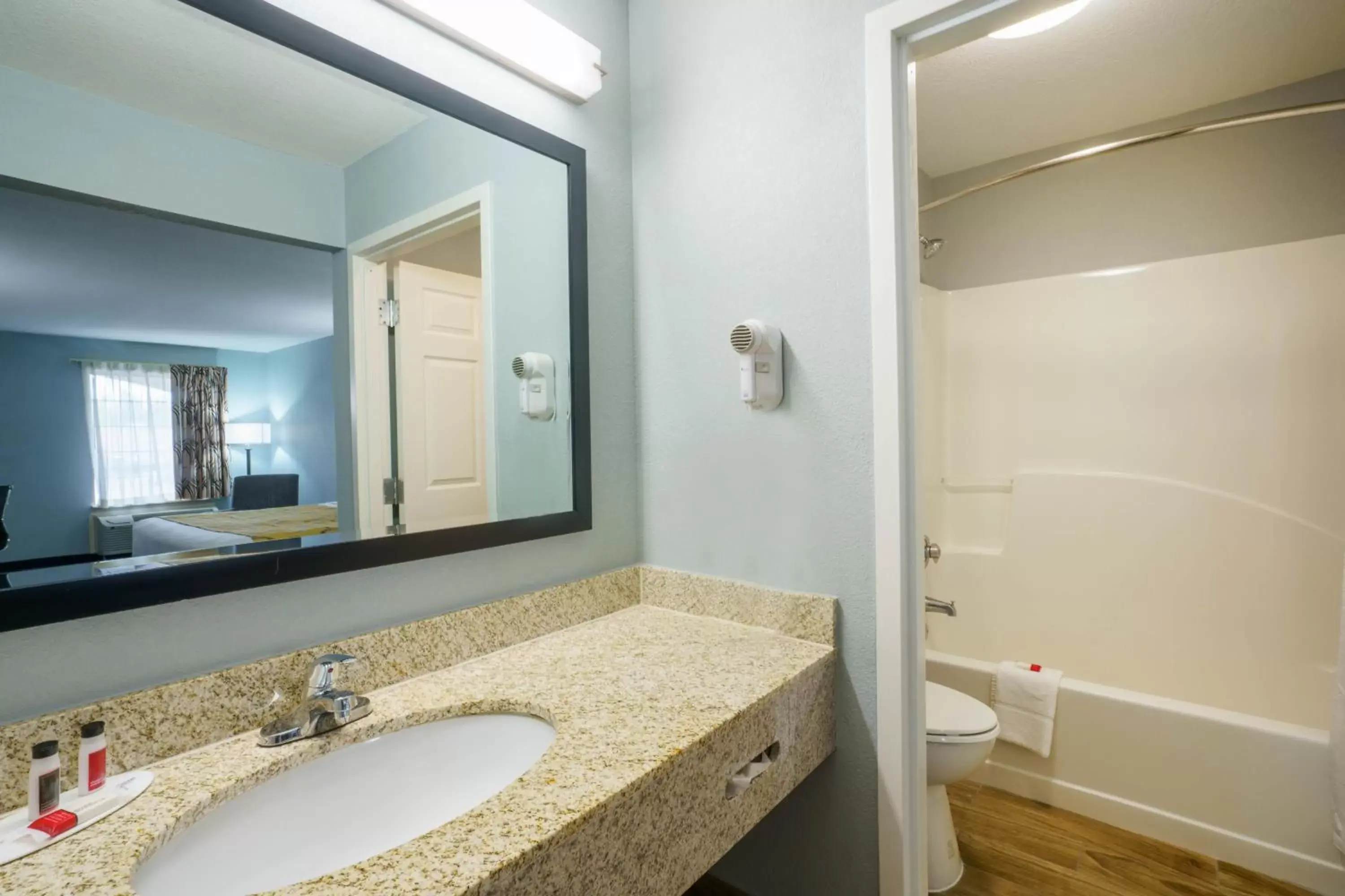 King Room - Pet Friendly/Non-Smoking in Baymont by Wyndham Gallatin King Room - Pet Friendly/Non-Smoking in Baymont by Wyndham Gallatin