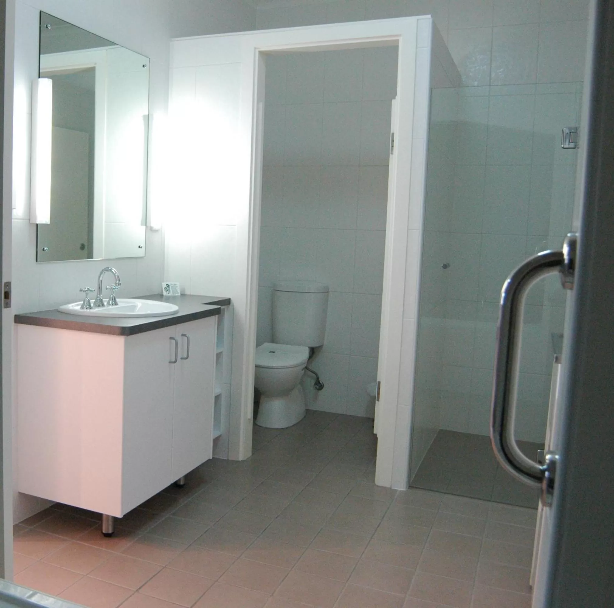Bathroom in McLaren Vale Motel & Apartments