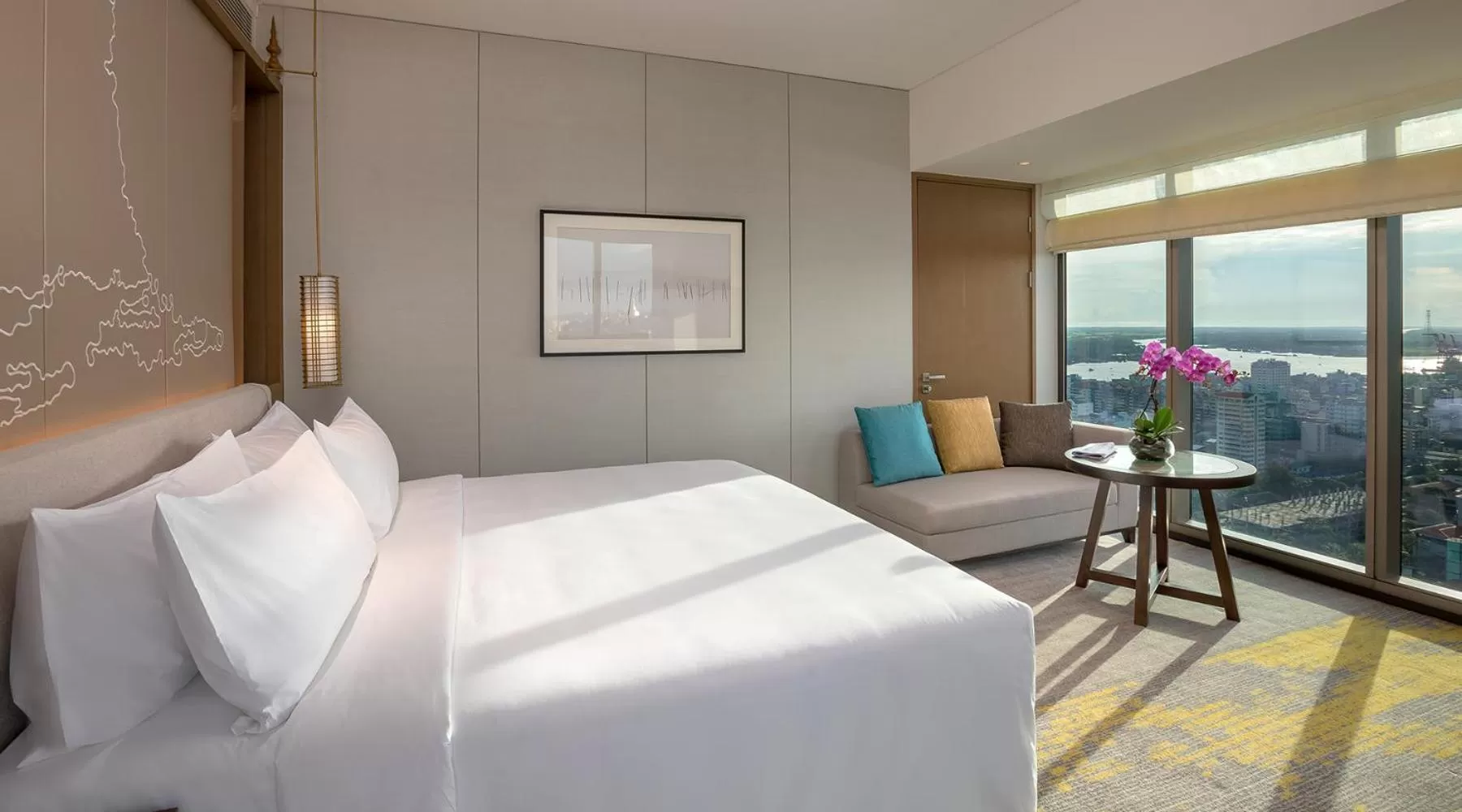 Bed in Pan Pacific Yangon