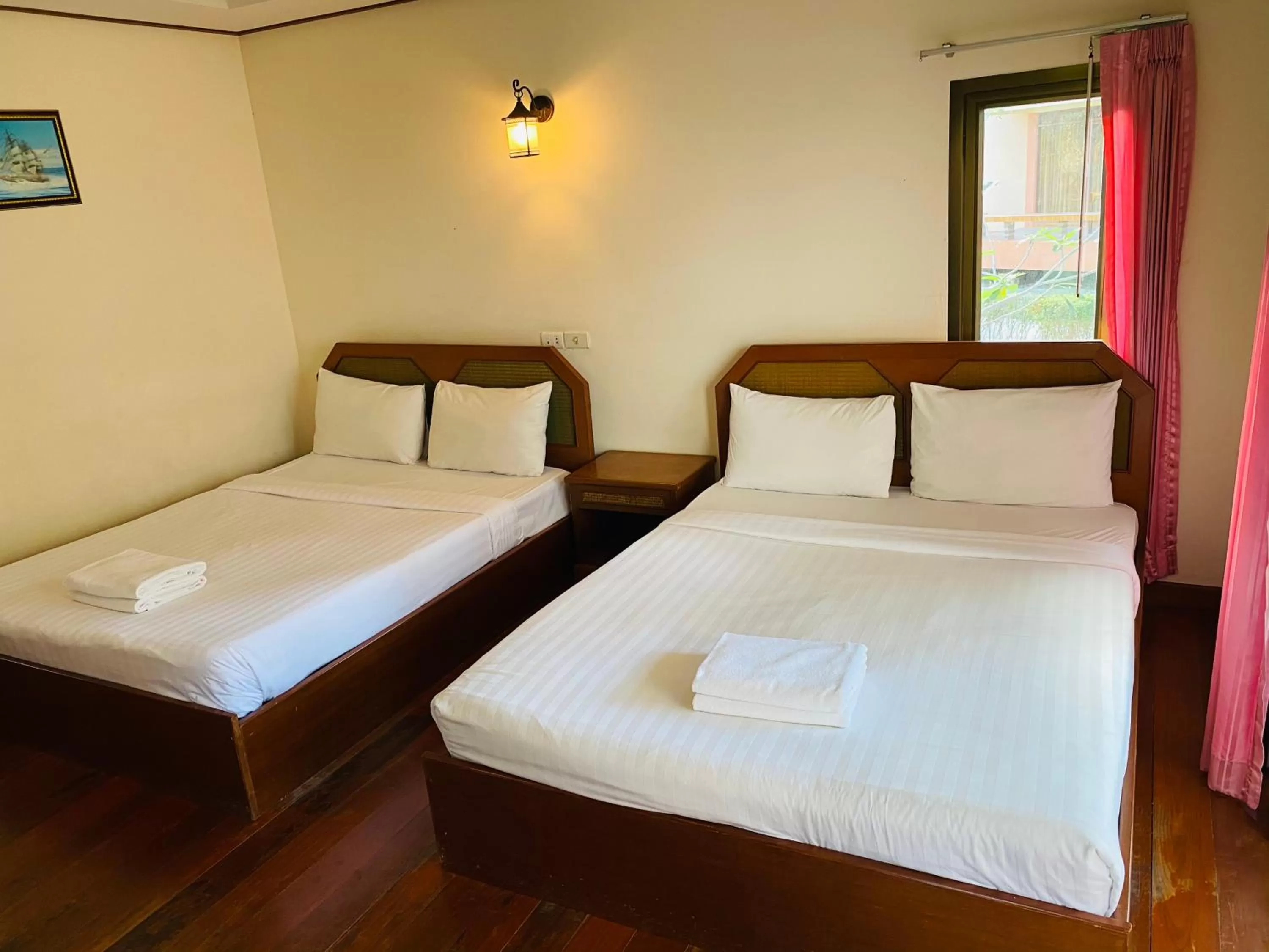 Photo of the whole room, Bed in Kaibae Hut Resort