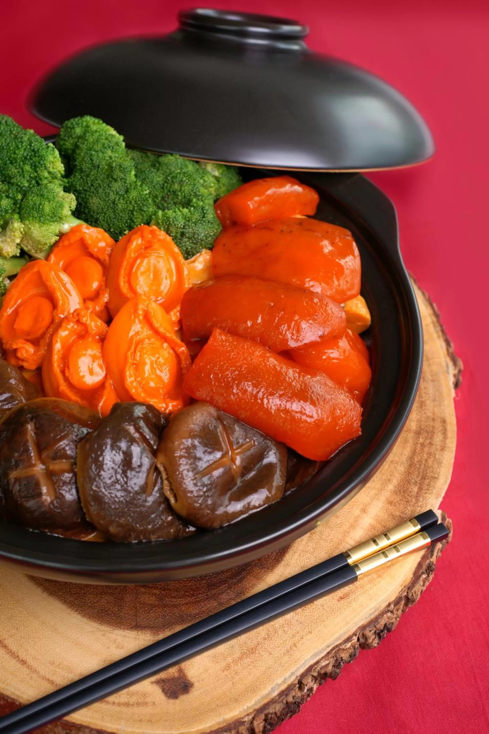 Restaurant/places to eat in InterContinental Bandung Dago Pakar by IHG