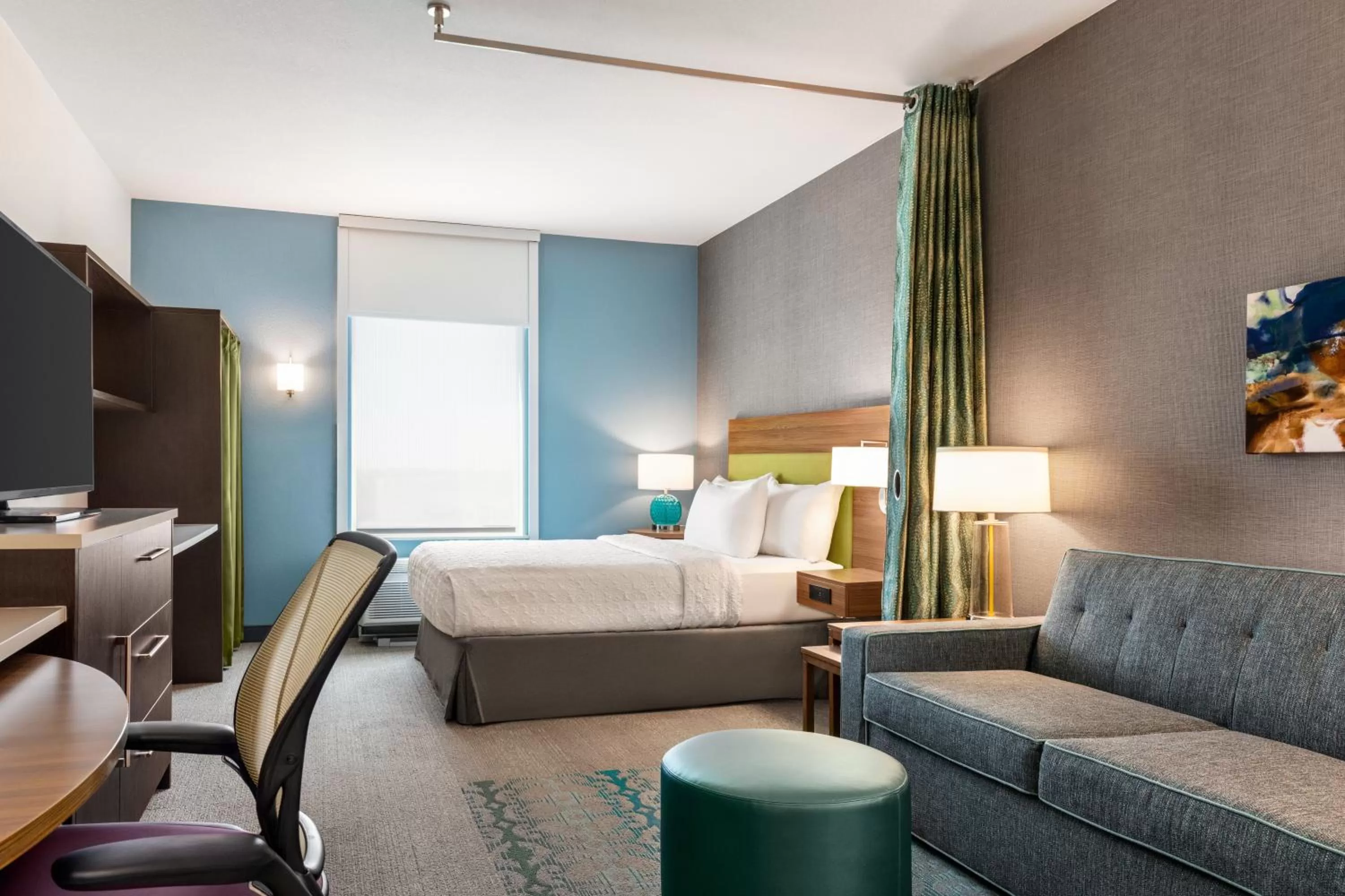 Bedroom, Bed in Home2 Suites by Hilton Lubbock