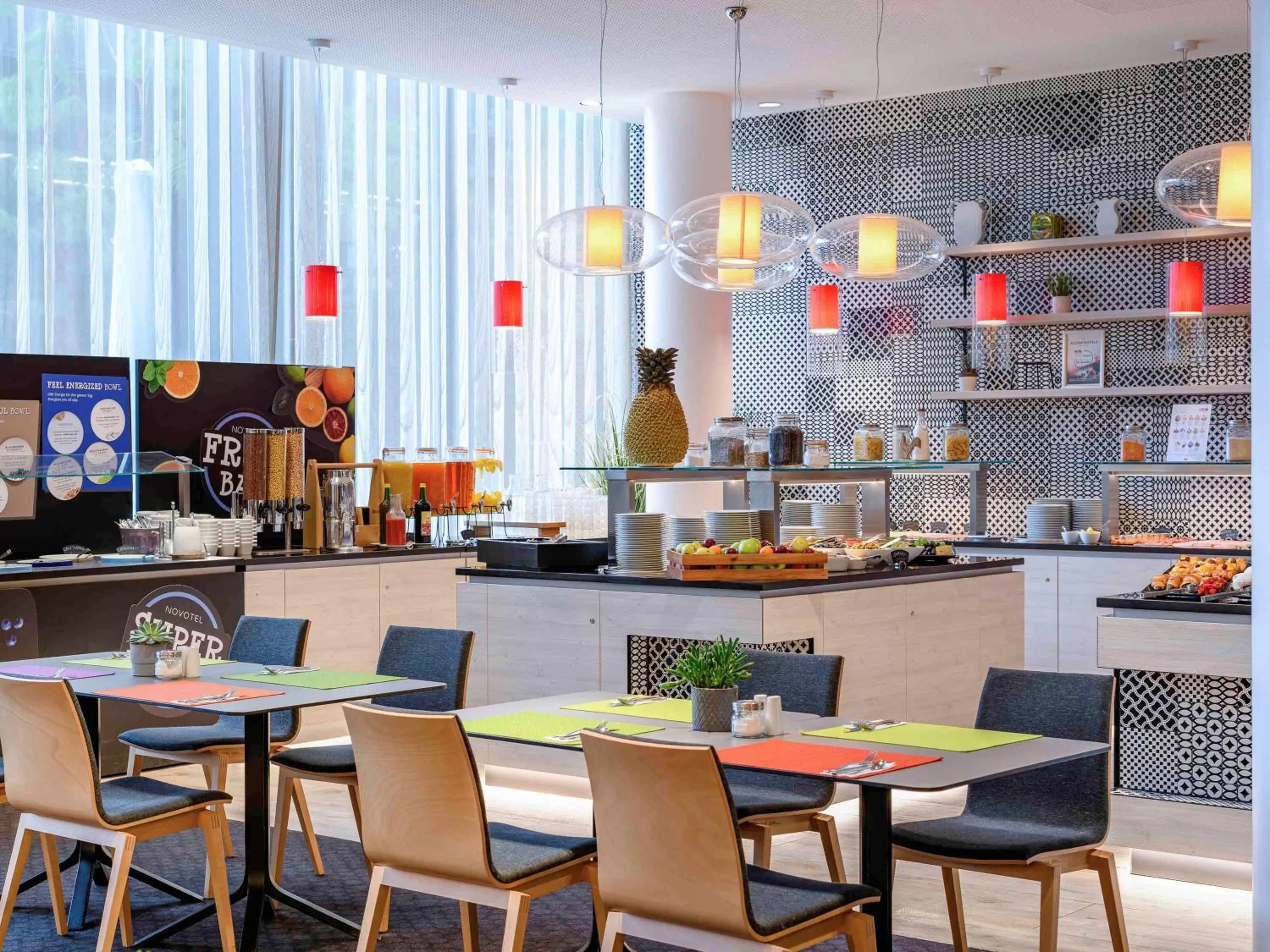 Restaurant/places to eat in Novotel Wien Hauptbahnhof
