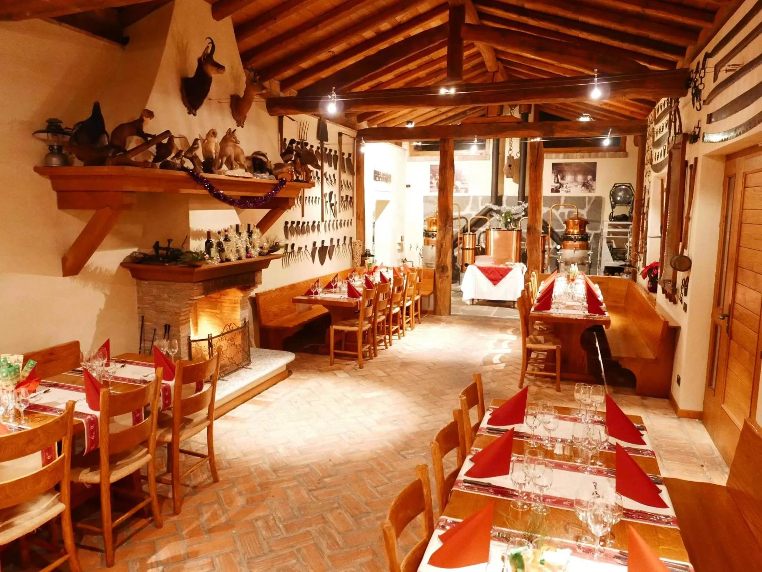 Restaurant/places to eat in Continental Parkhotel