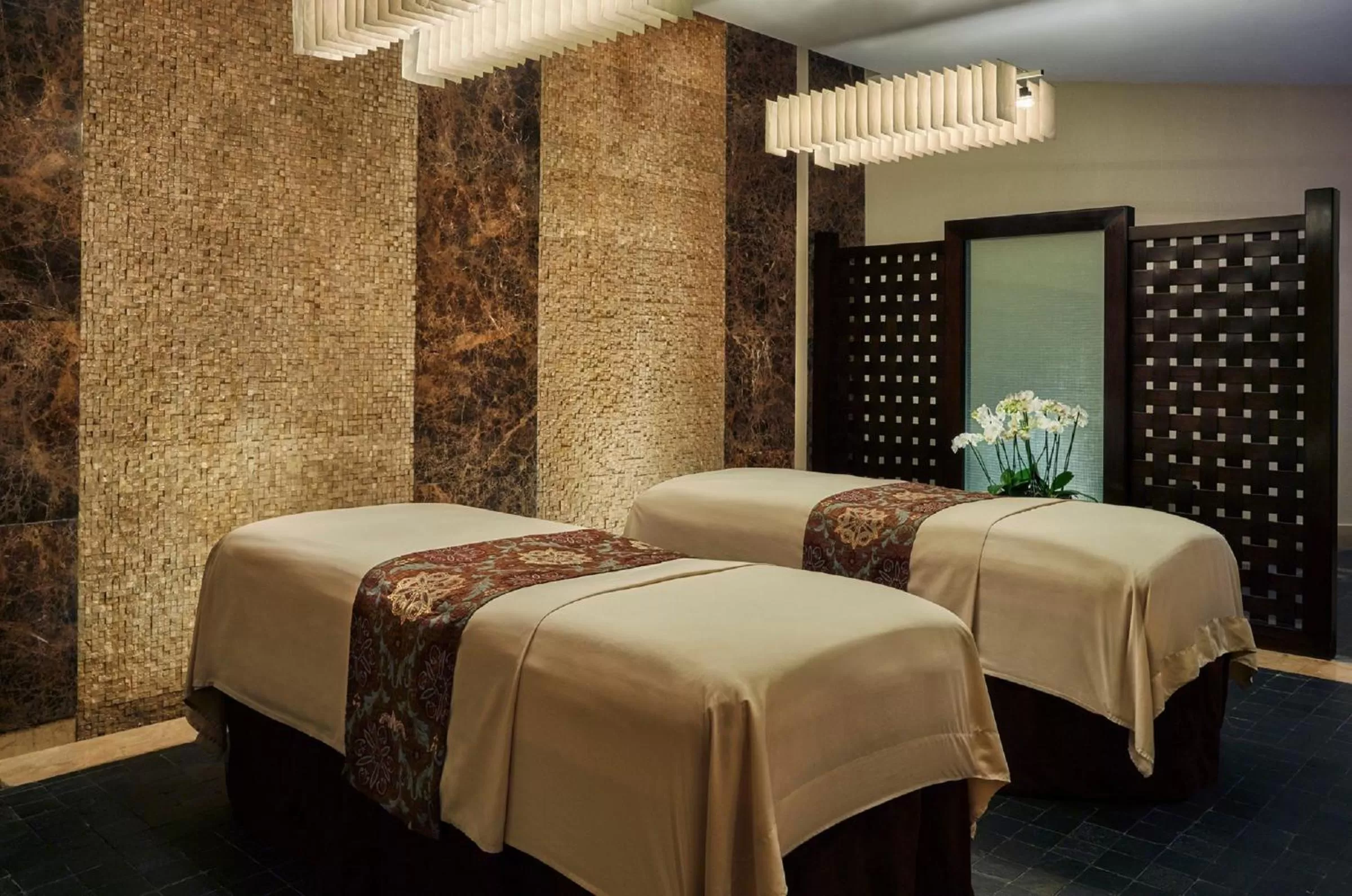 Massage, Bed in Four Seasons Hotel Doha