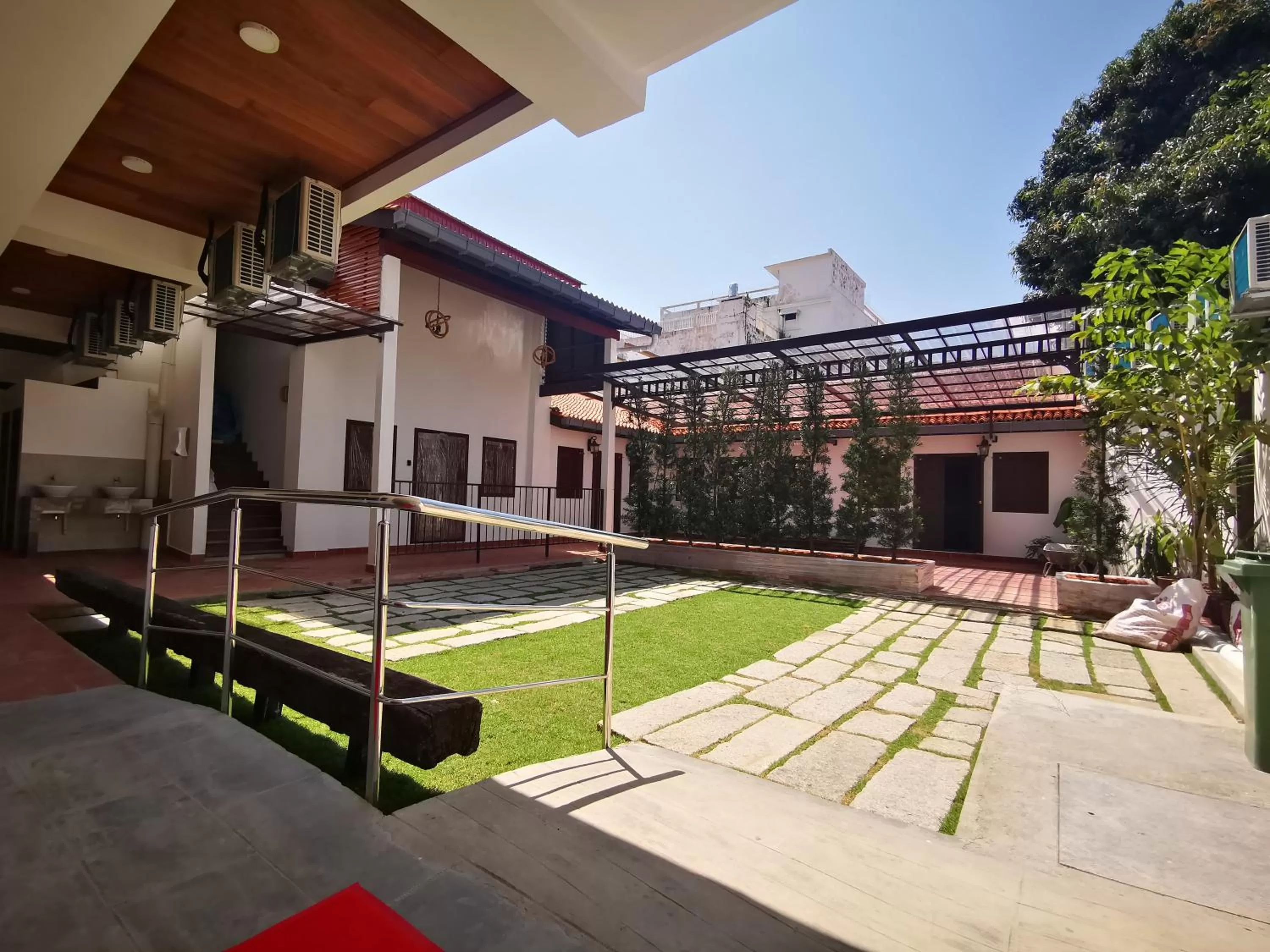 Garden in Mclane Boutique Hotel