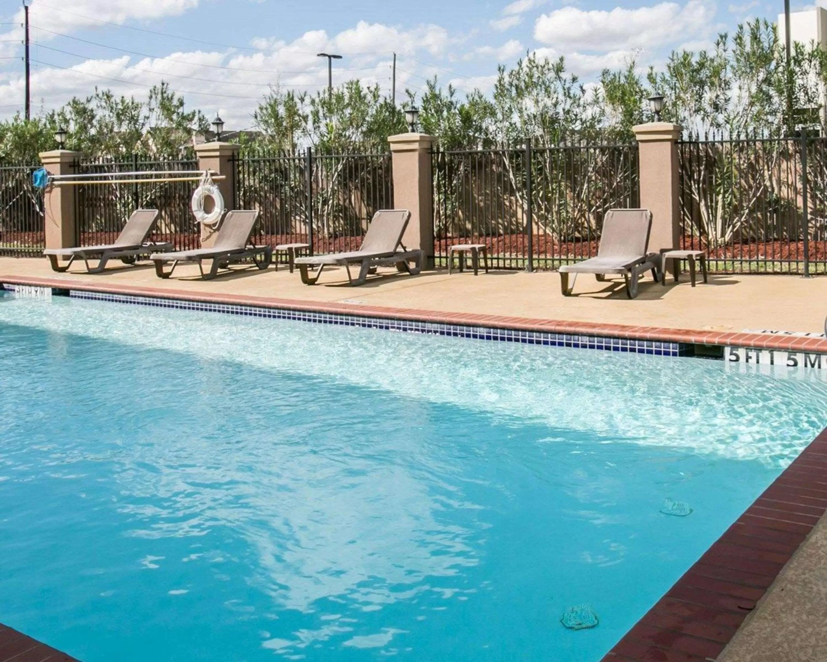 On site in Restwell Inn & Suites I-45 North