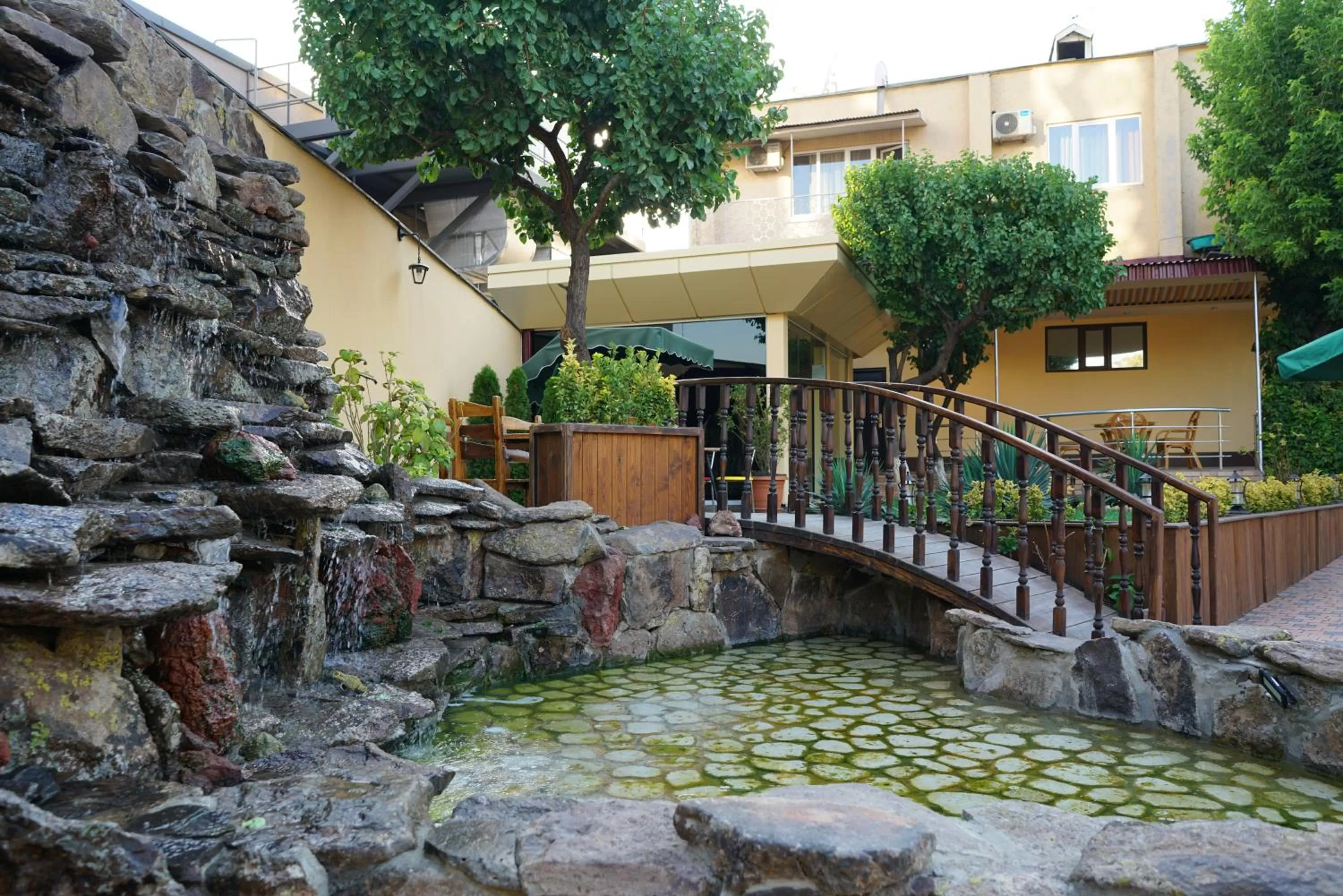 Patio, Property Building in Elkoaparthotel