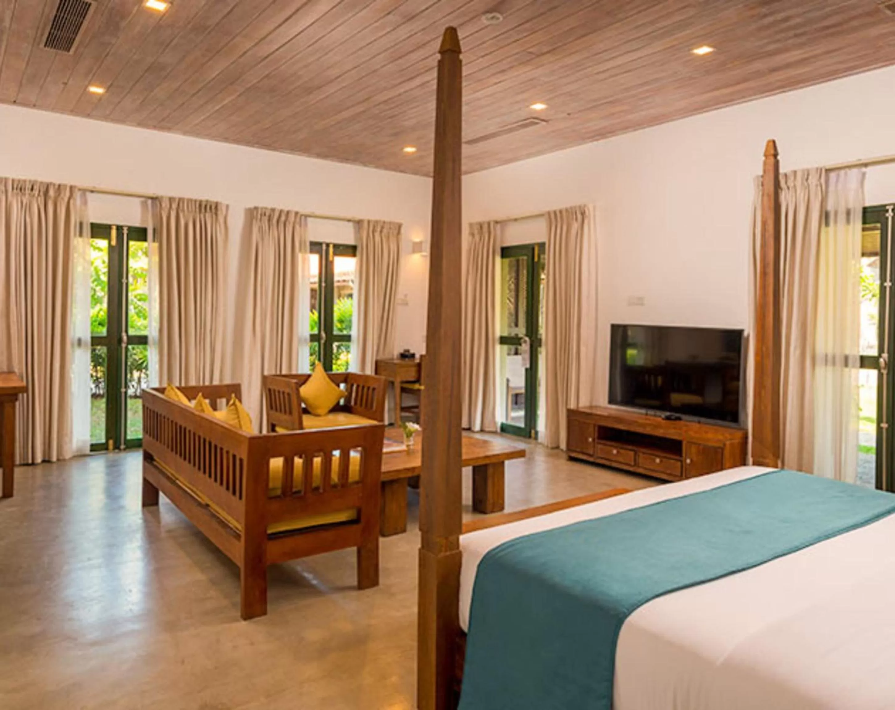 Bedroom, Bed in Regenta Arie Lagoon Negombo