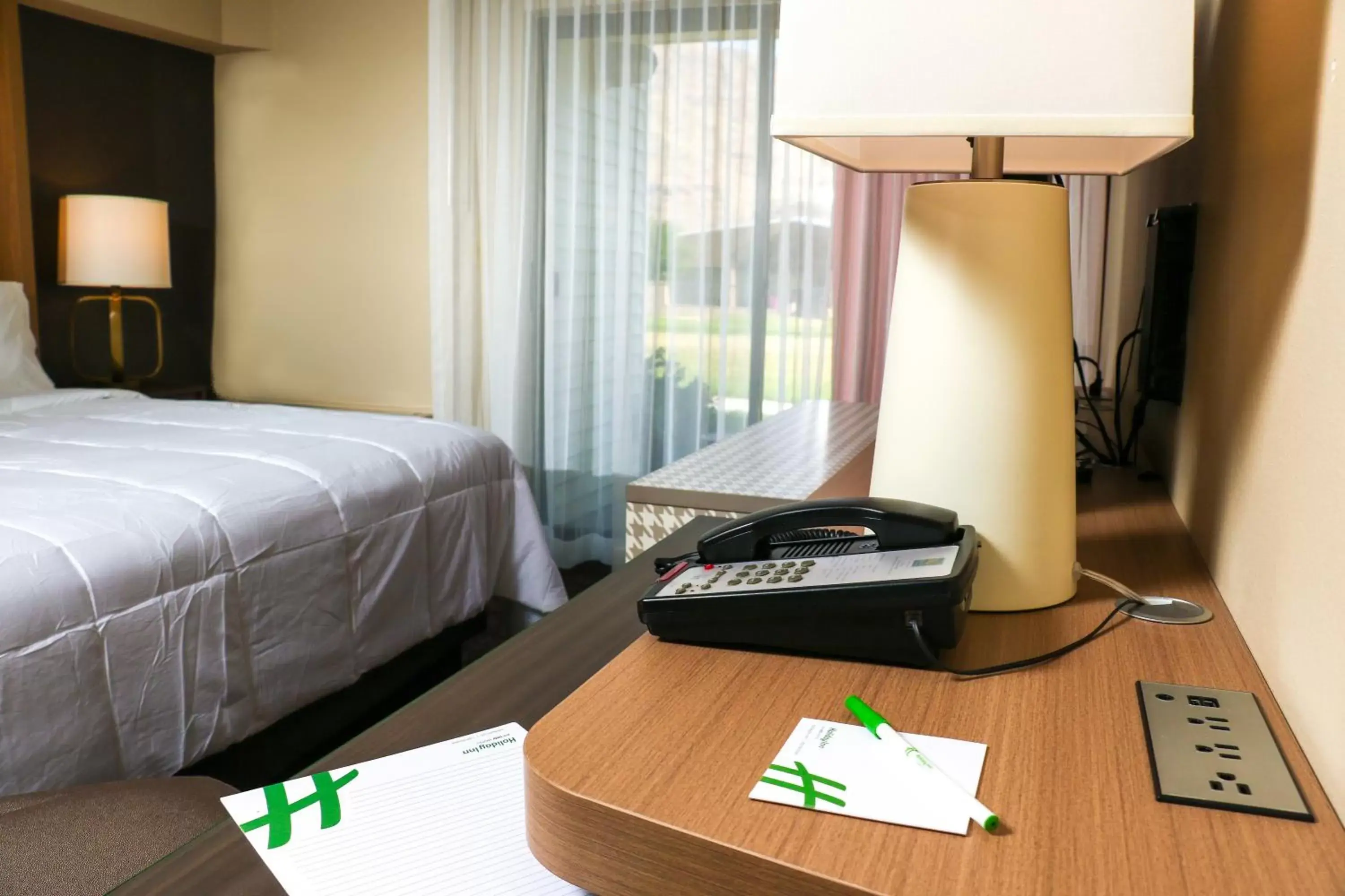 King Suite - single occupancy in Holiday Inn Clarkston - Lewiston by IHG King Suite - single occupancy in Holiday Inn Clarkston - Lewiston by IHG