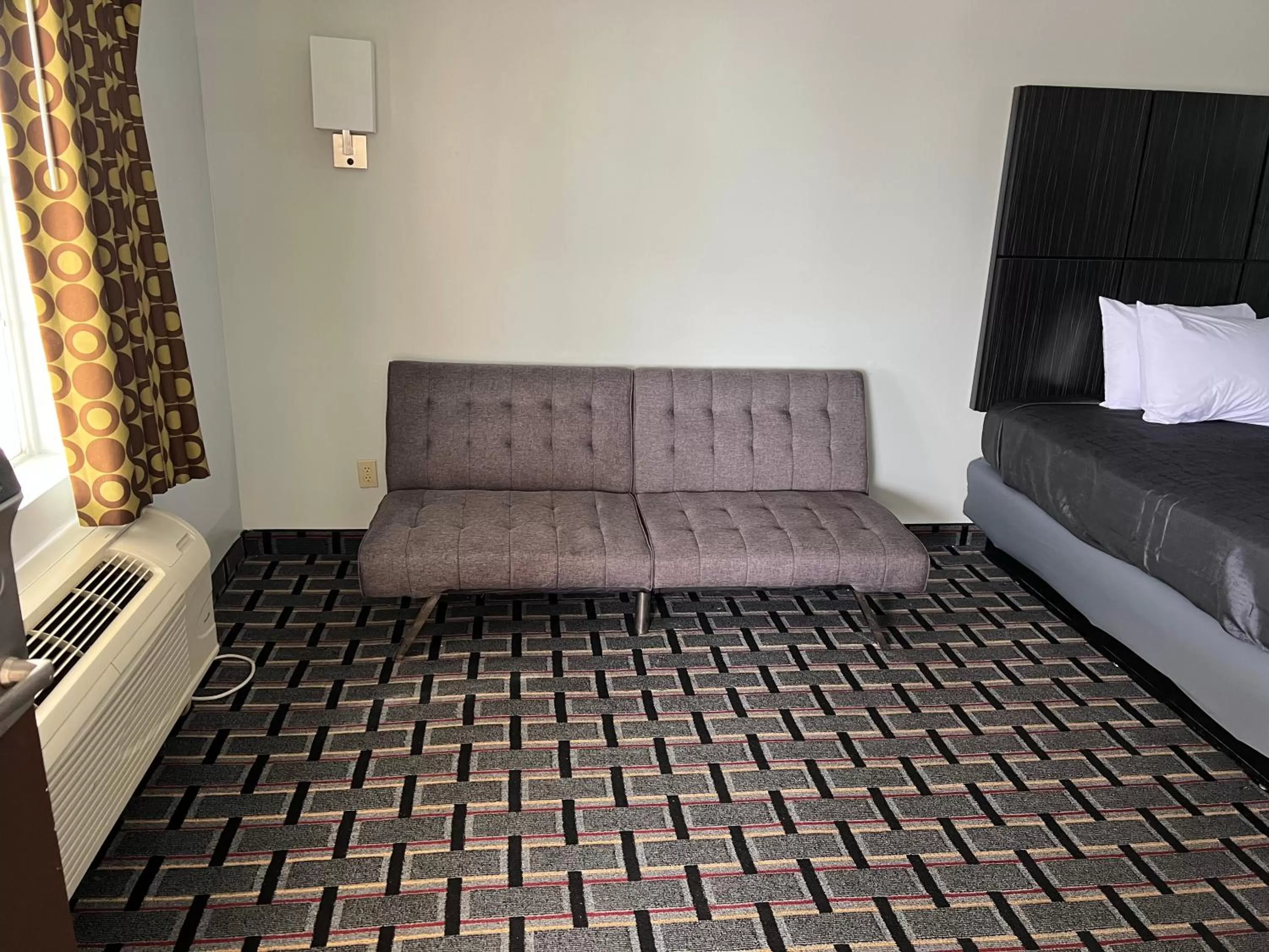 Bed in Executive Inn