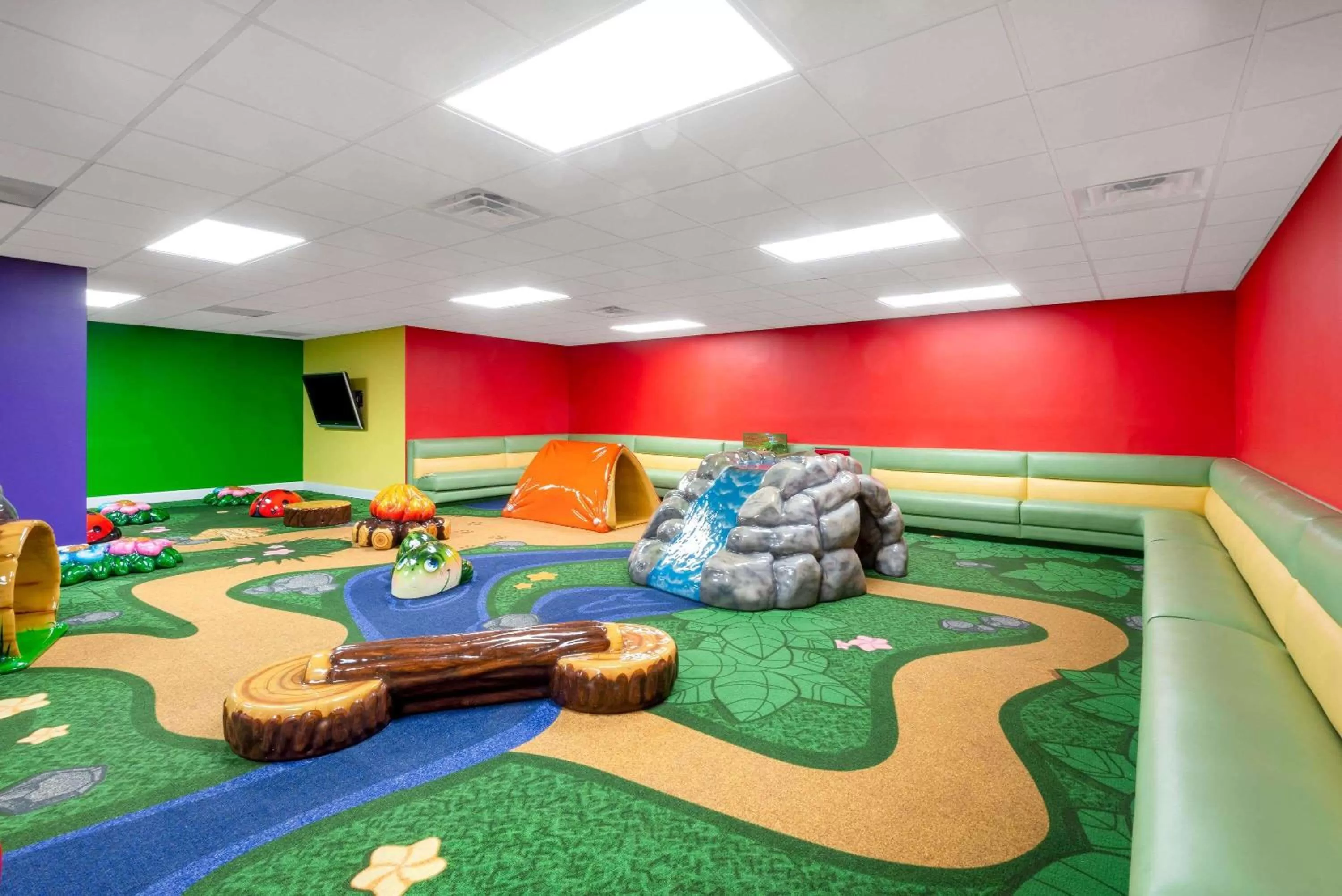 Game Room in Wyndham Lancaster Resort and Convention Center