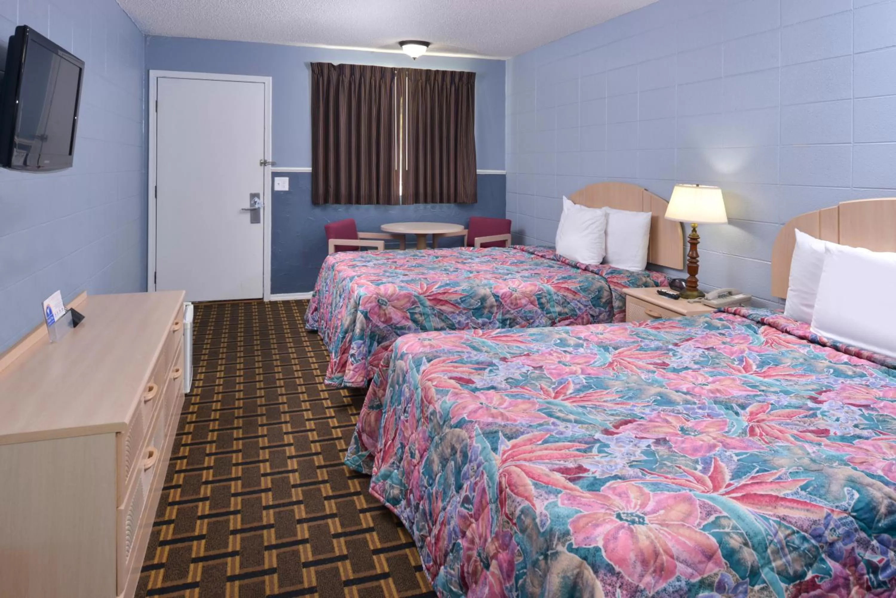 Bedroom, Bed in Americas Best Value Inn & Suites Branson - Near the Strip