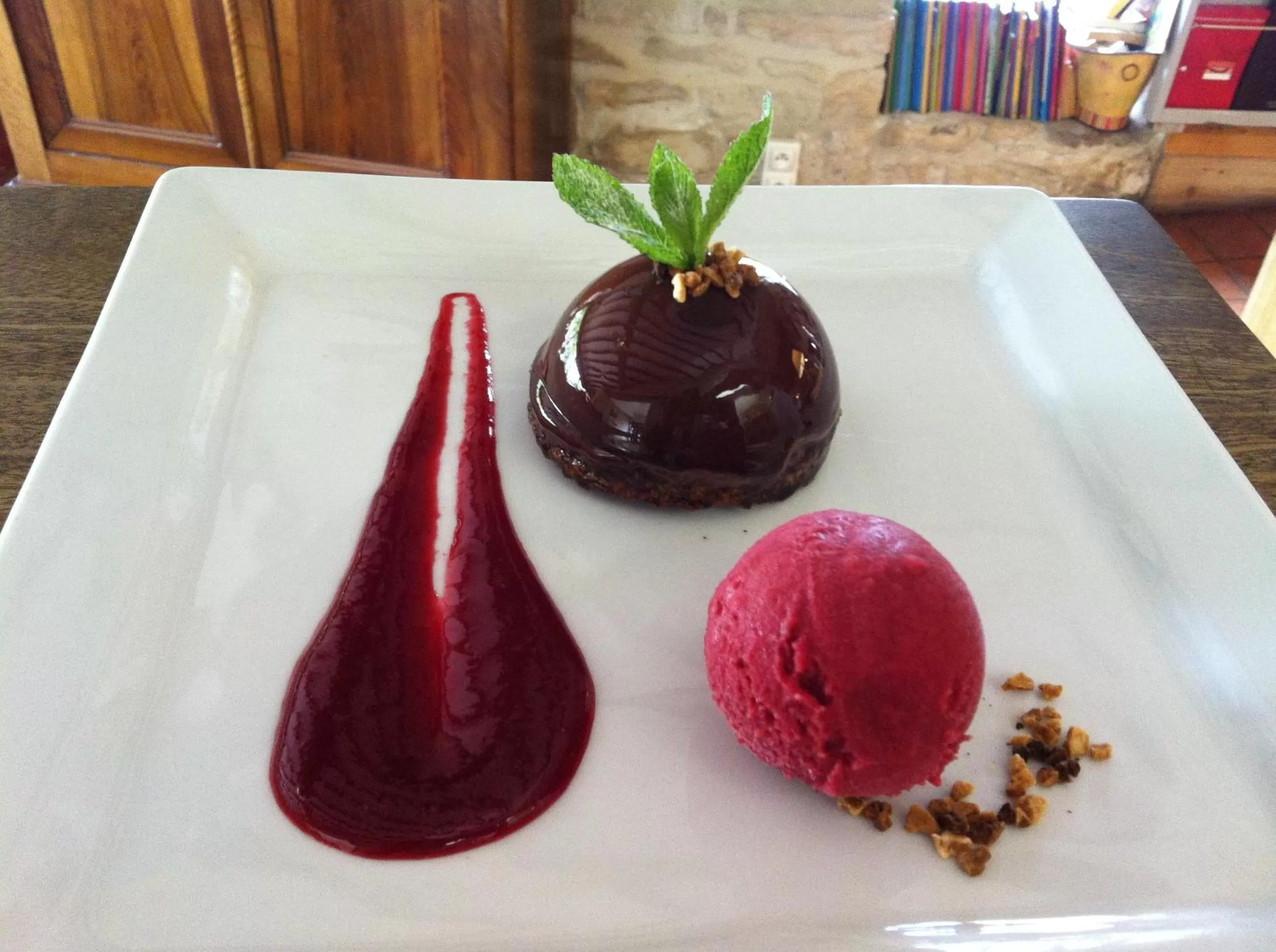 Food and drinks in Logis Auberge De Tavel