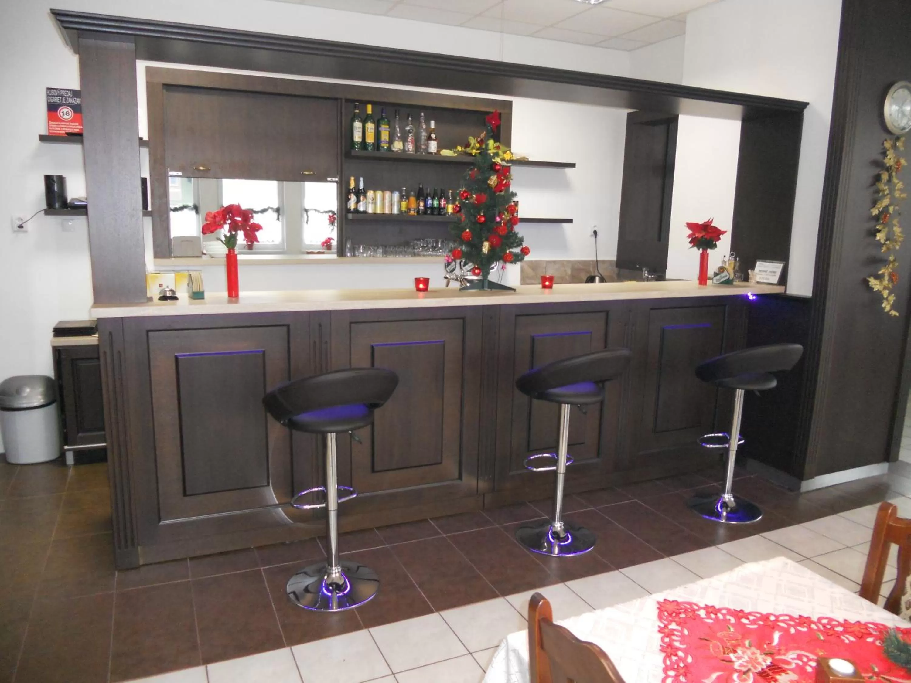 Restaurant/places to eat, Lounge/Bar in Motel Madona