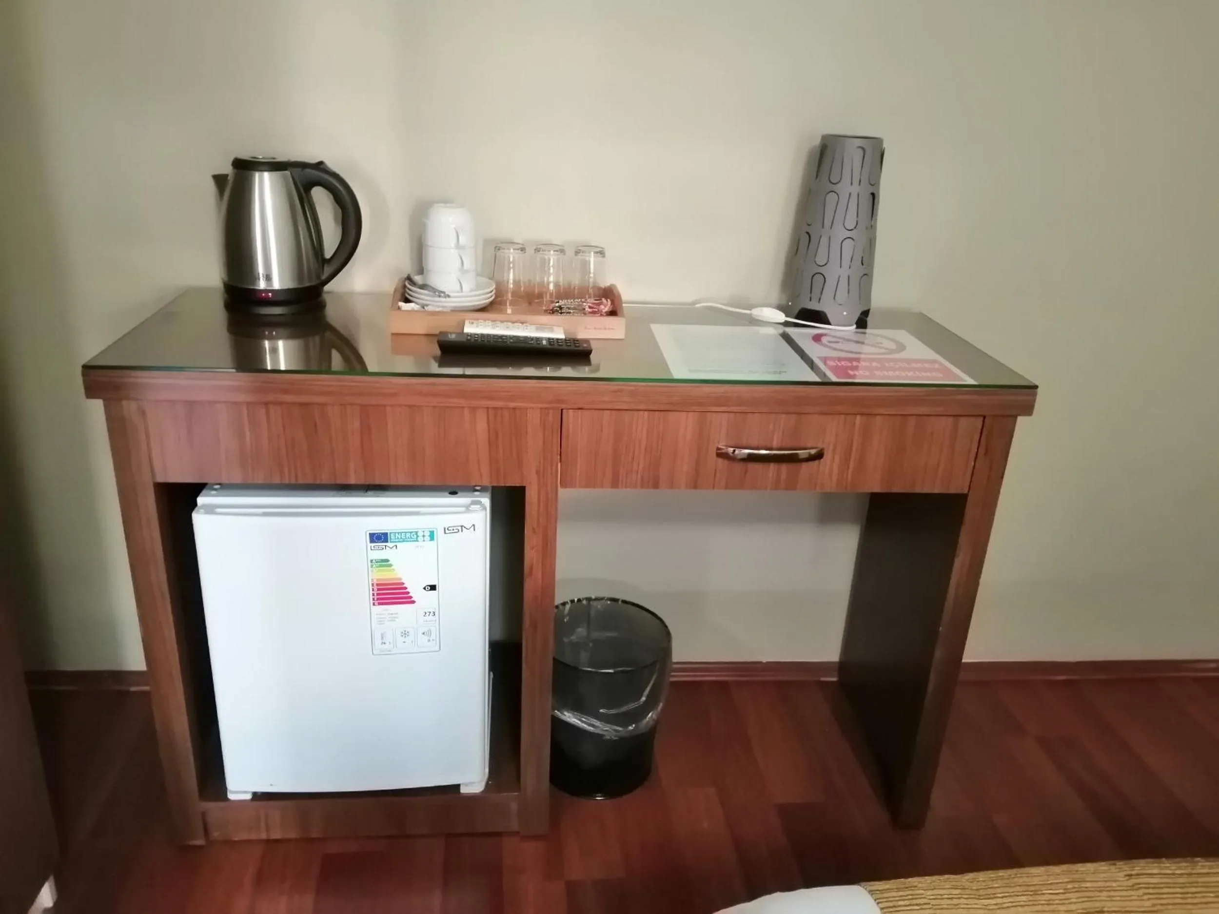 Coffee/tea facilities in Ramparts Hotel