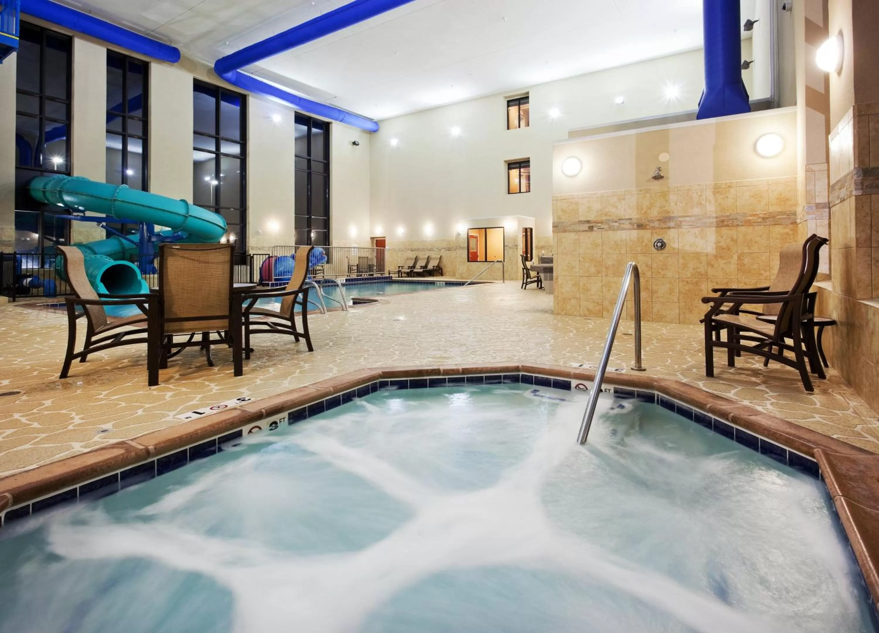 Swimming pool in Holiday Inn Express and Suites Great Falls by IHG
