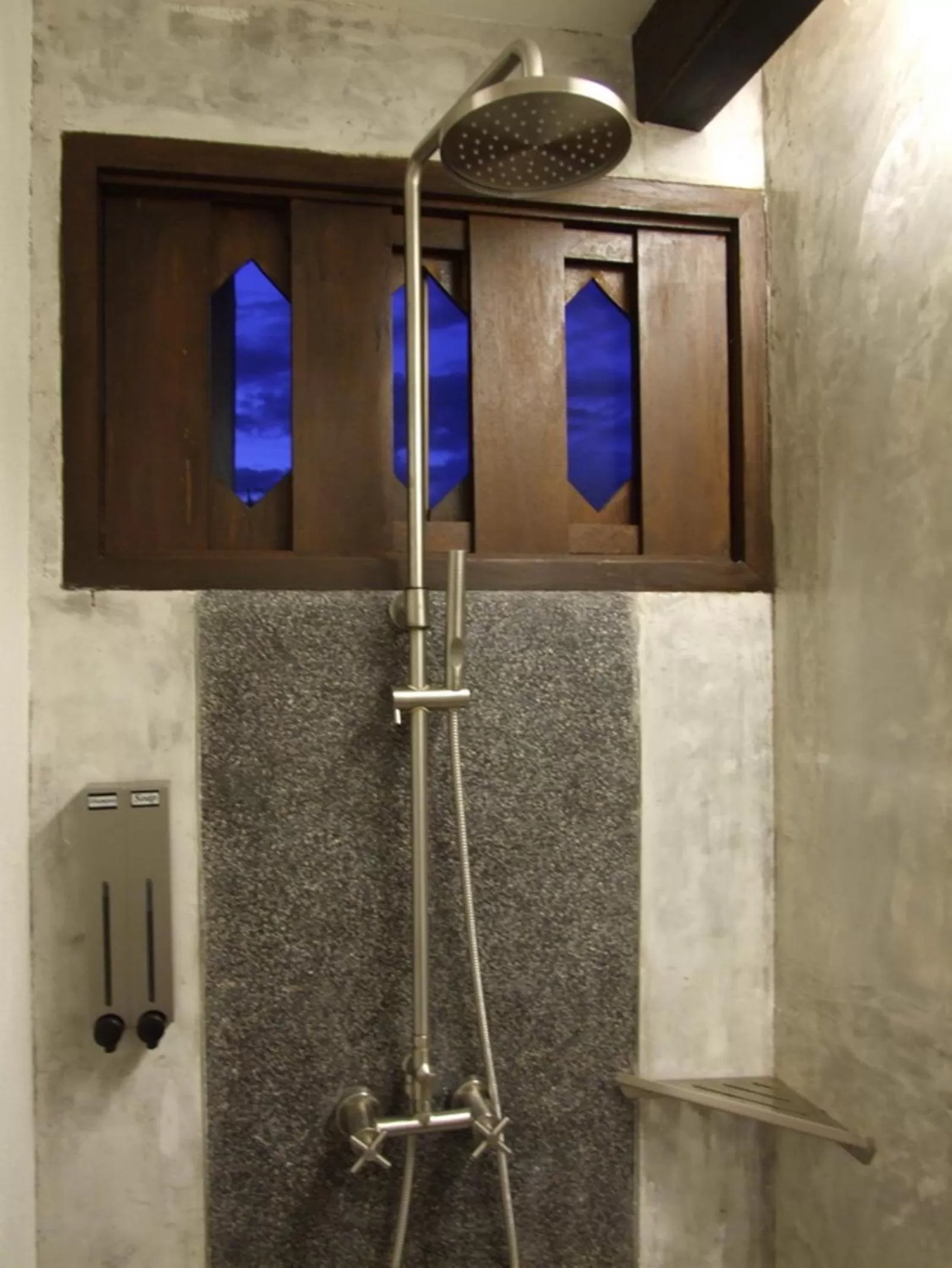 Bathroom in De Lanna Hotel