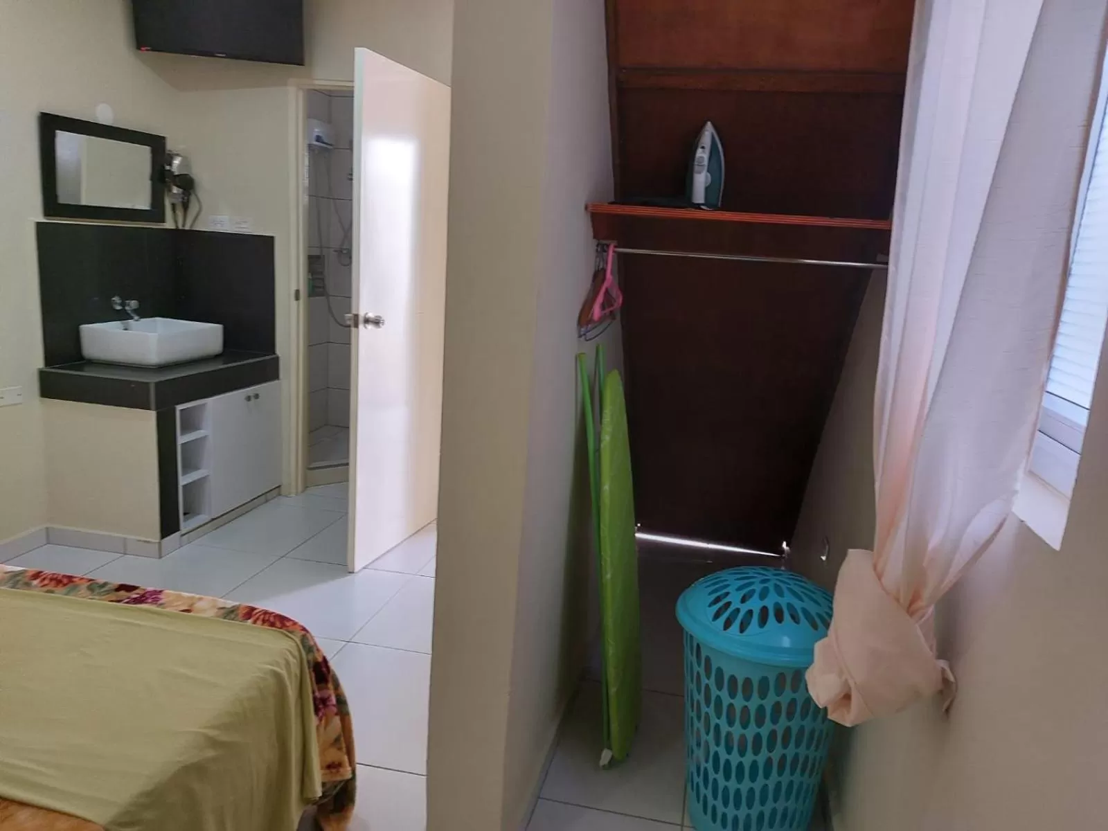 Bathroom in Curasita colour Appartments