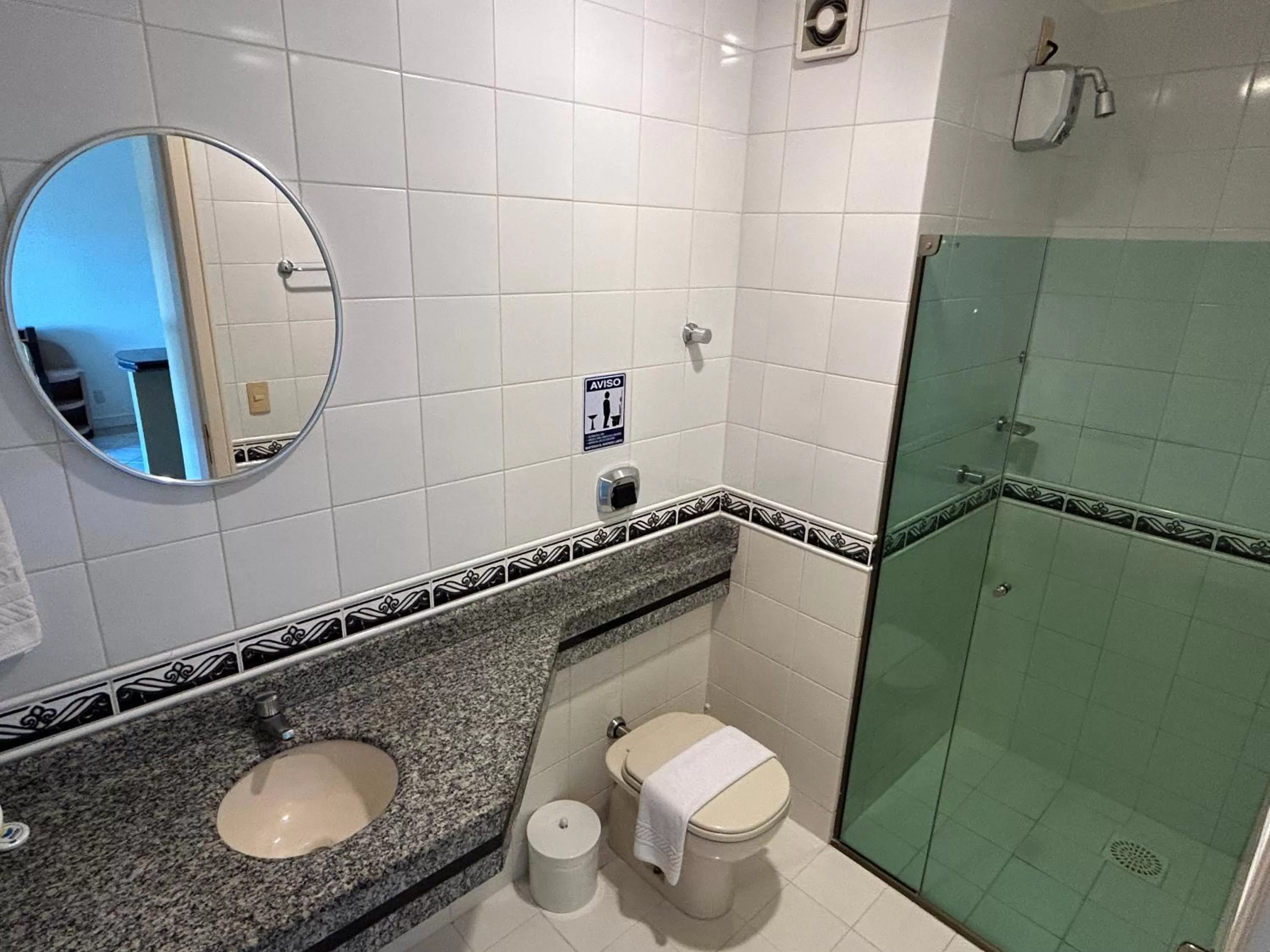 Shower, Bathroom in Golfinhos Apart Hotel