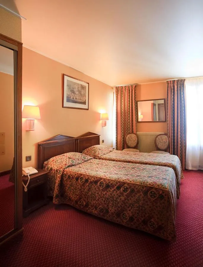 Day, Bed in Hotel Meslay Republique