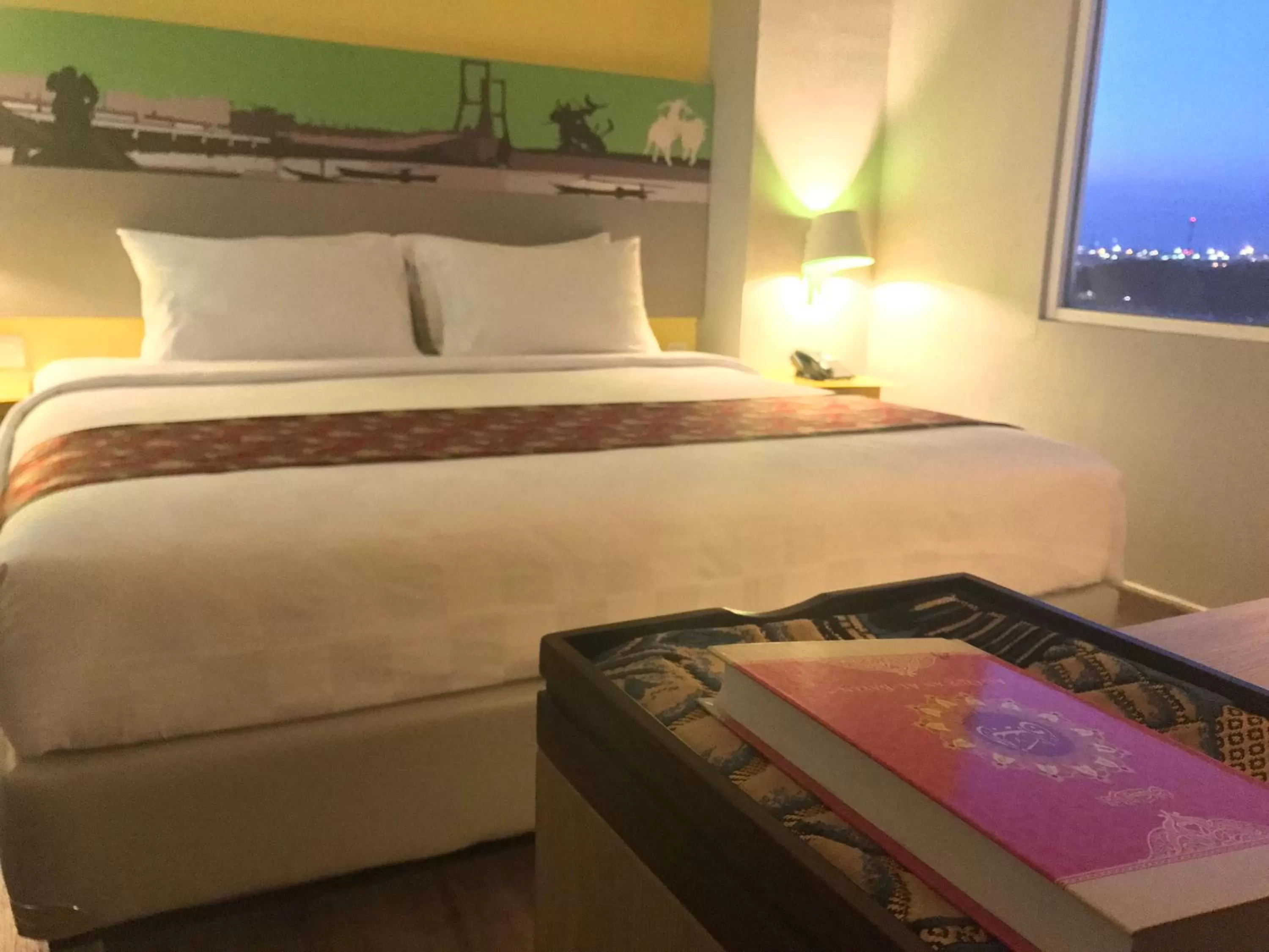 Bedroom, Bed in KHAS Surabaya Hotel