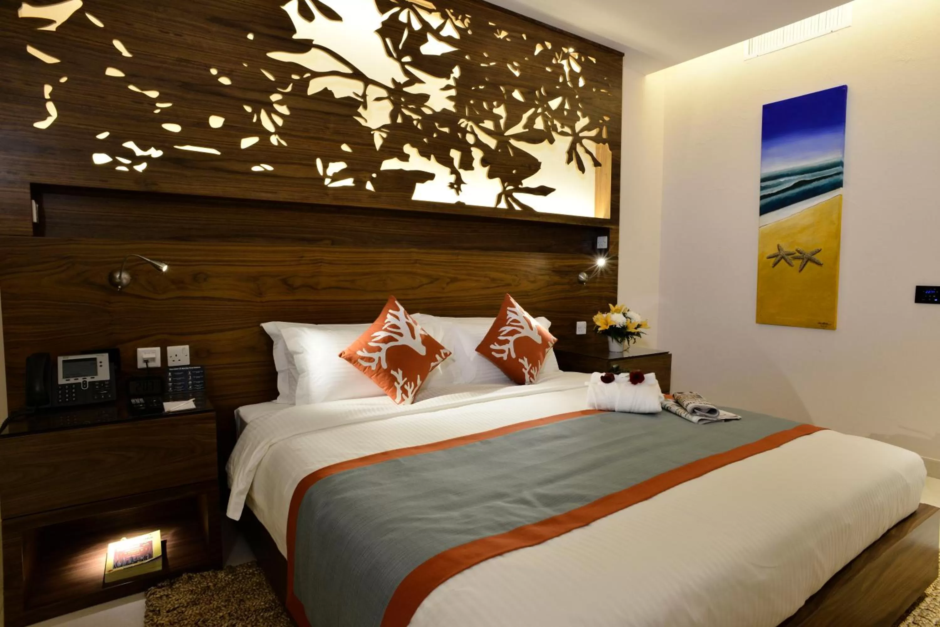 Pool view, Bed in The Palms Beach Hotel & Spa