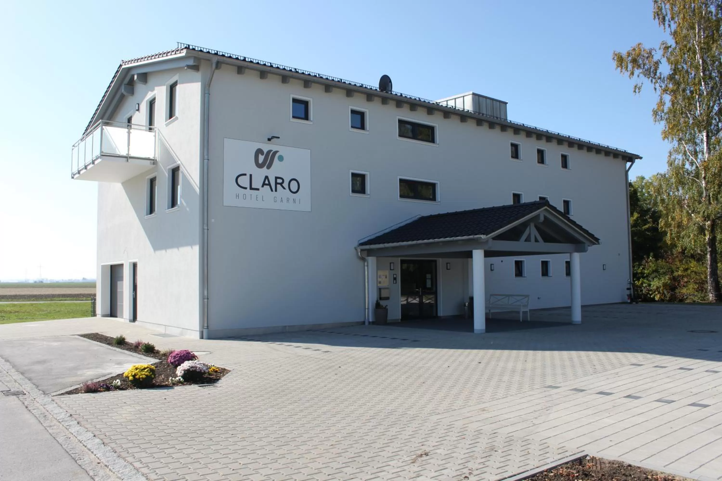 Facade/entrance in Hotel Claro Garni