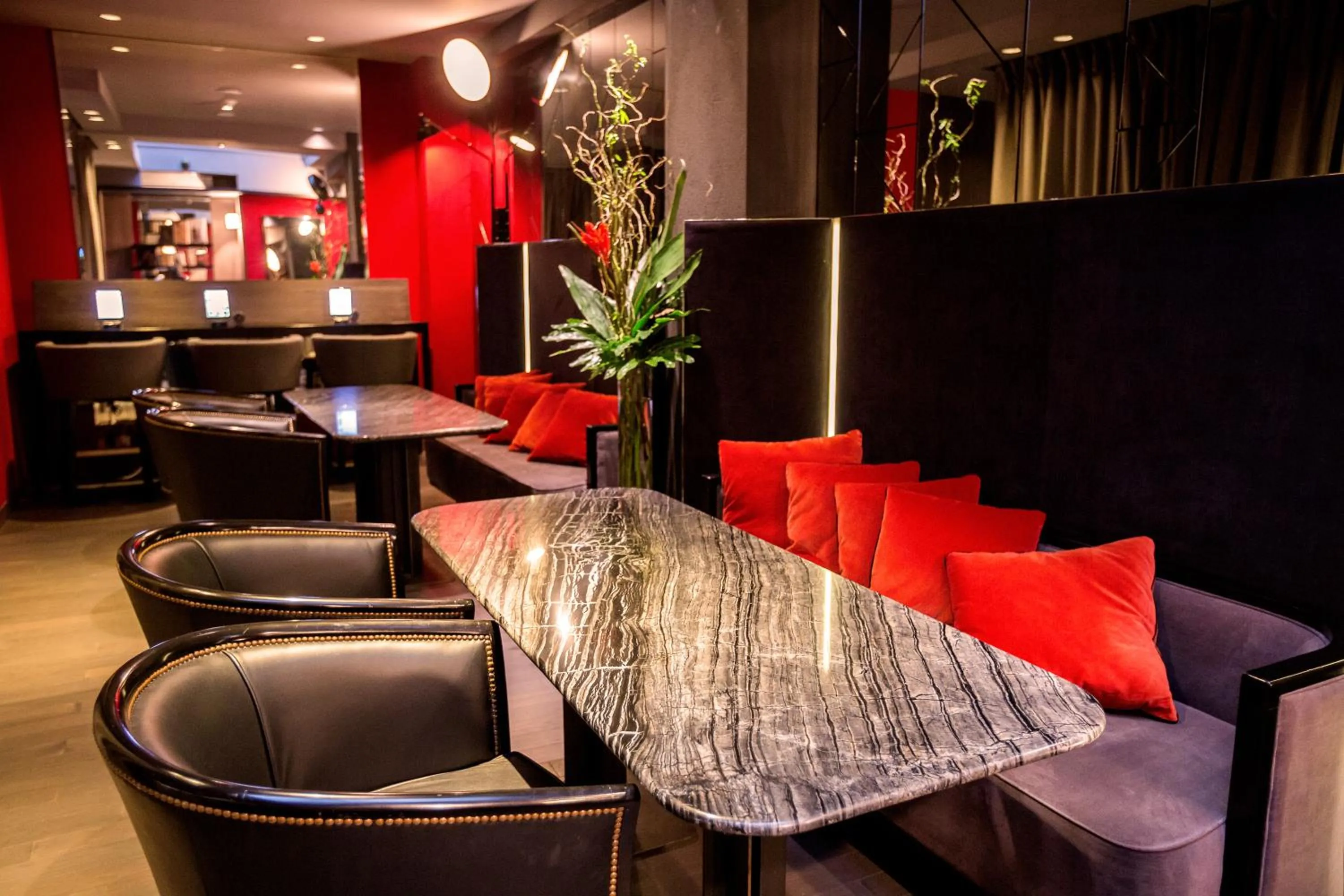 Restaurant/places to eat in Esplendor Plaza Francia